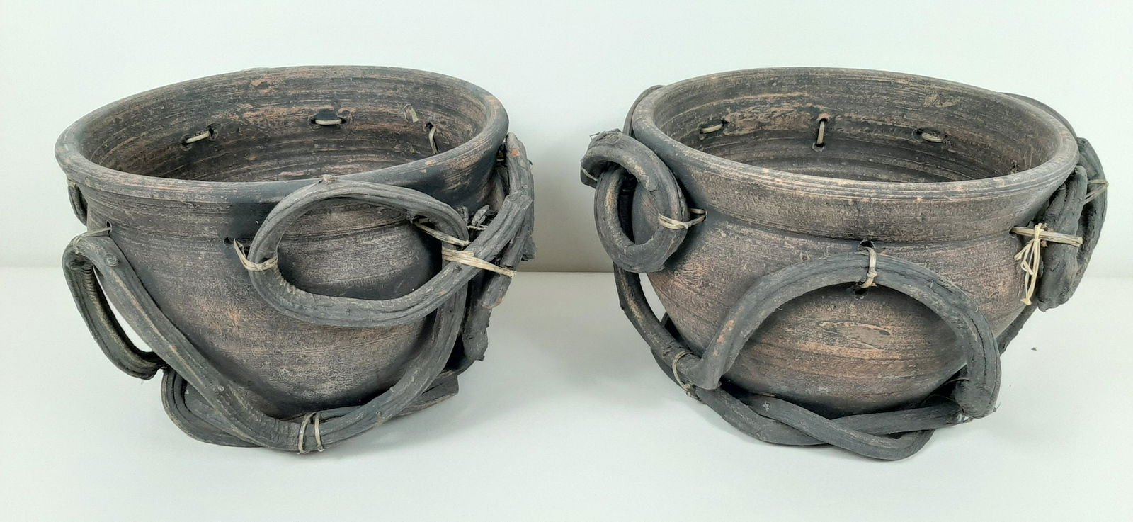 Pr Ceramic and Vine Planters (1 of 3)