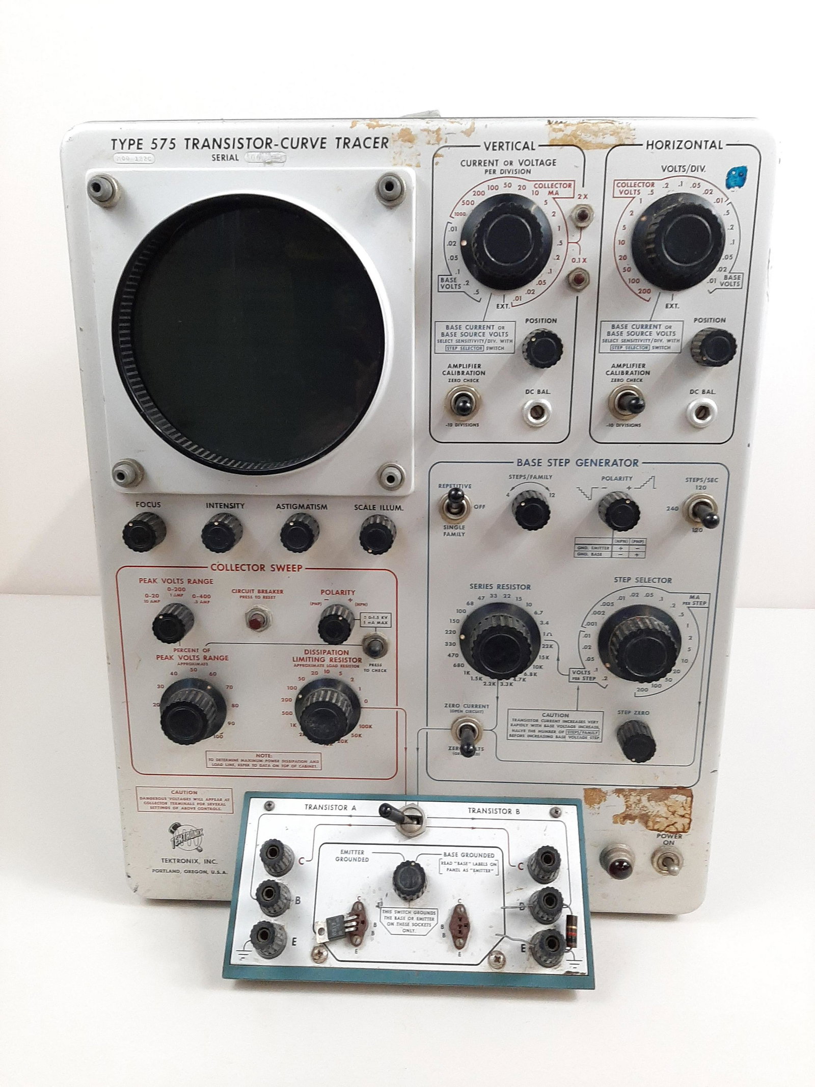 Tektronix Oscilloscope (1 of 5)