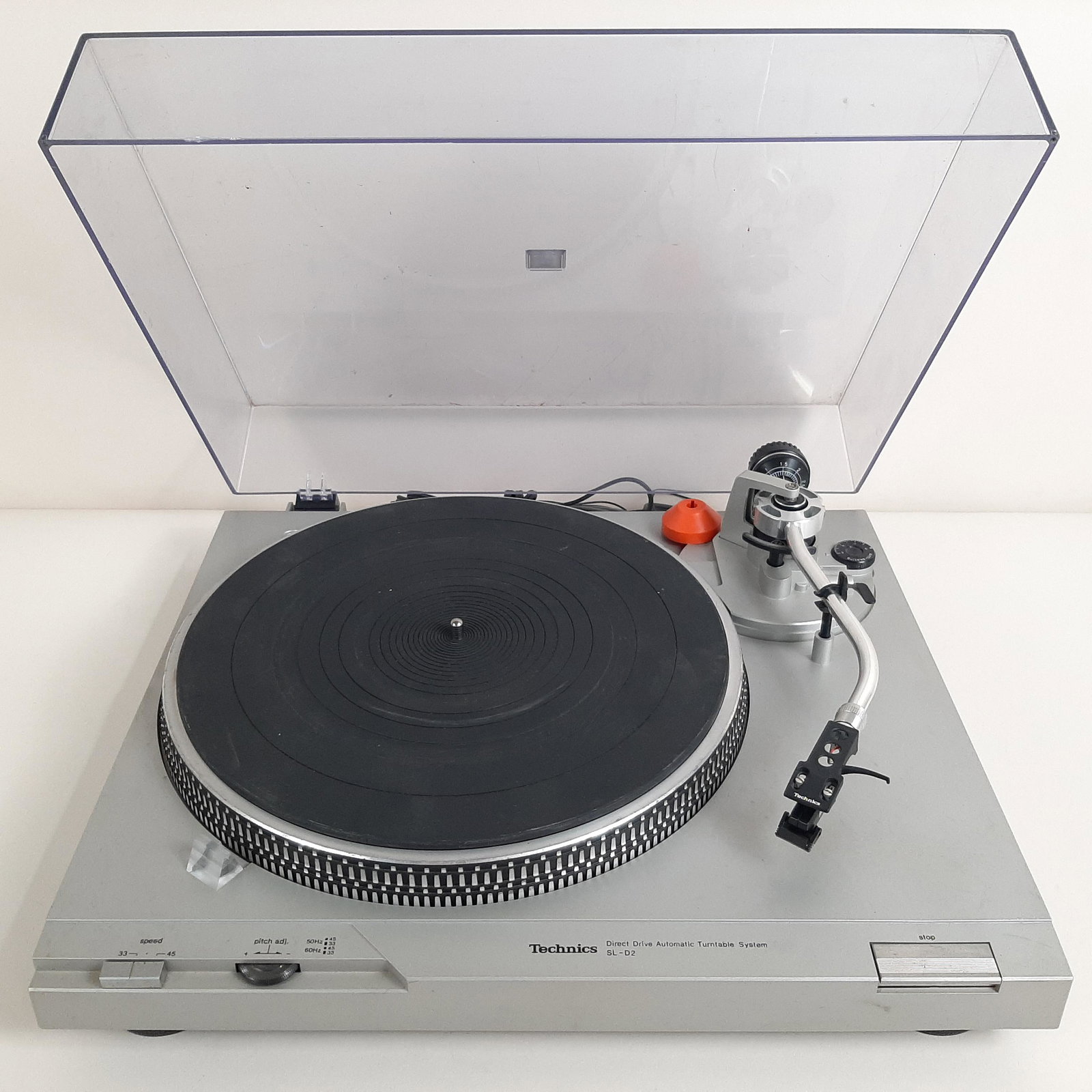 Technics SL-D2 Direct Drive Turntable (1 of 4)
