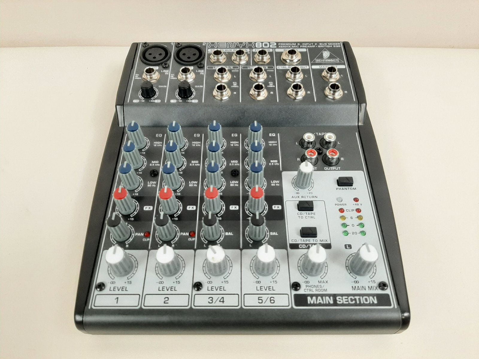 Behringer Xenyx 802 Mixer (1 of 4)
