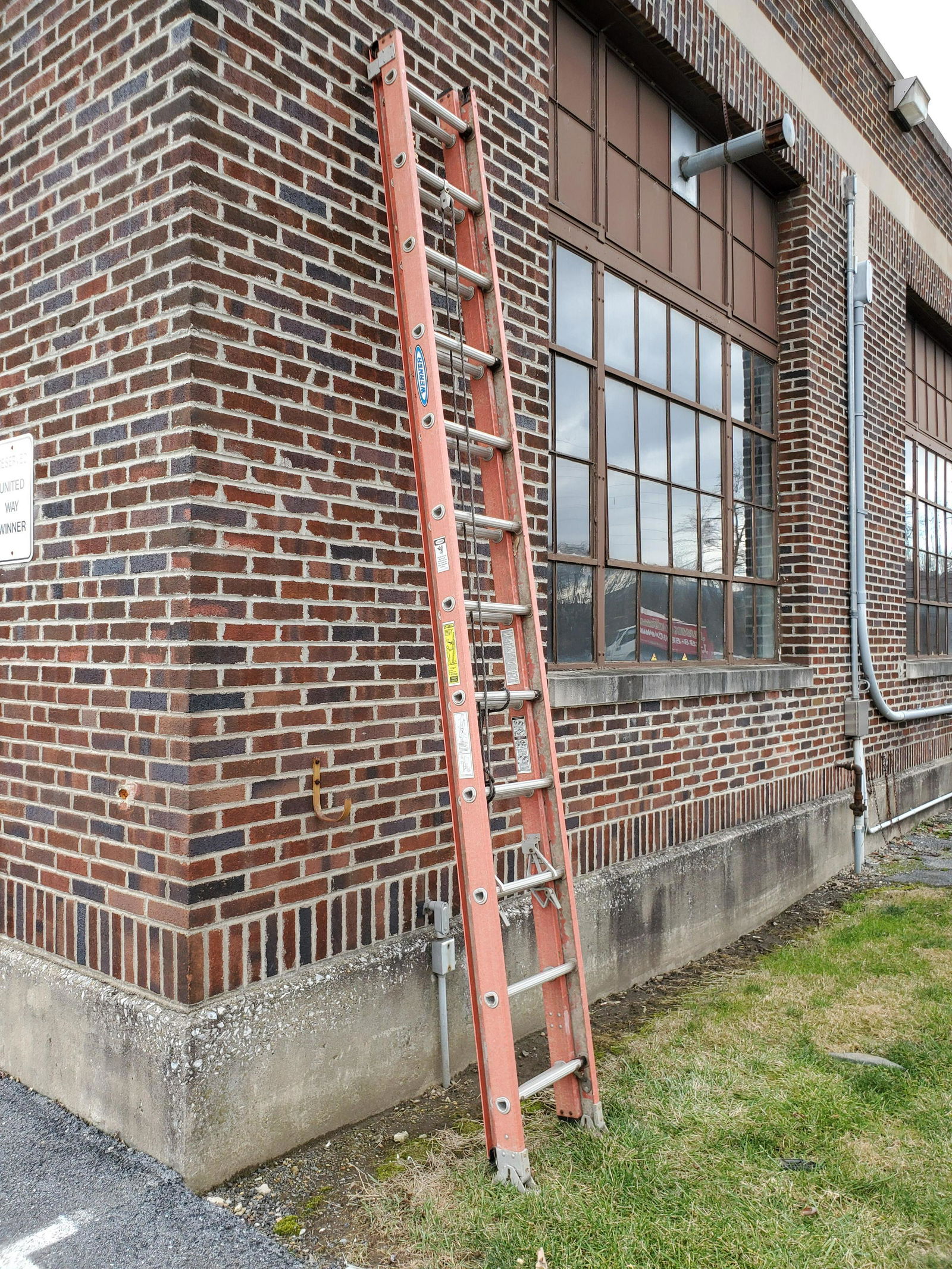 Werner Electro Master 24' Ladder (1 of 2)