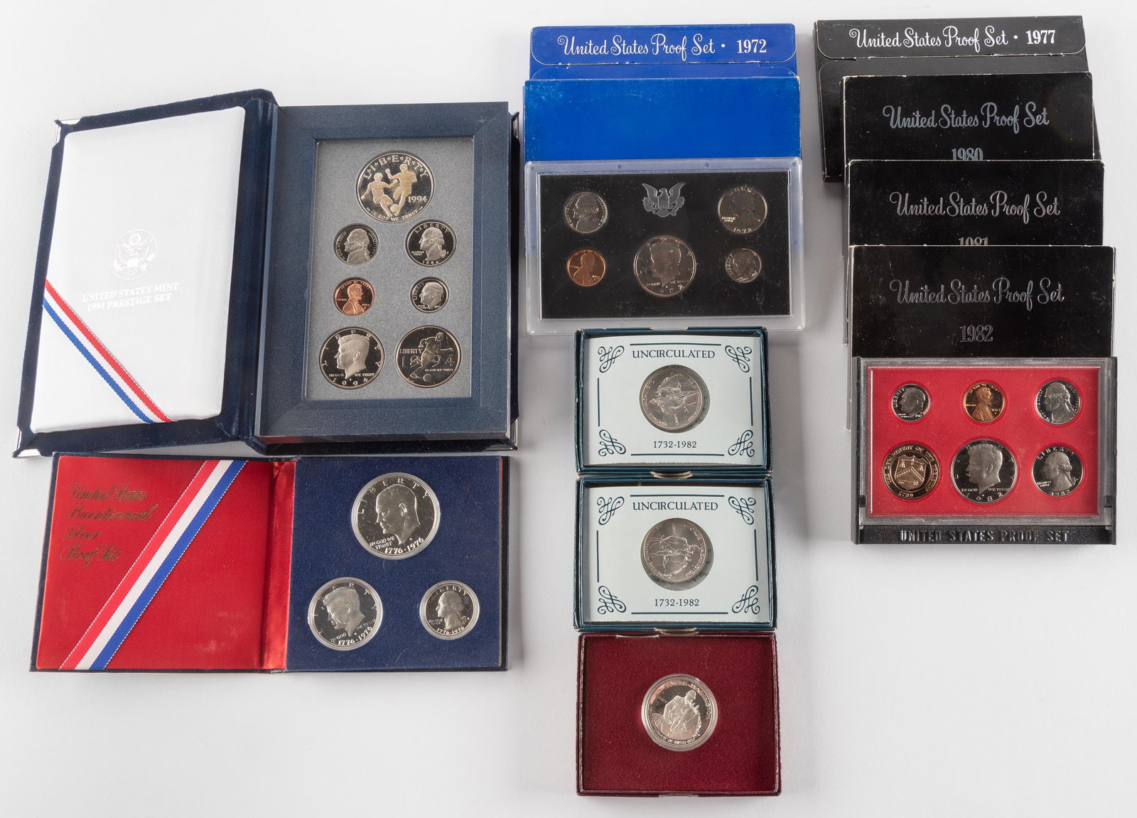 11 Items Including 1982 Commemorative Half Dollars (1 of 16)