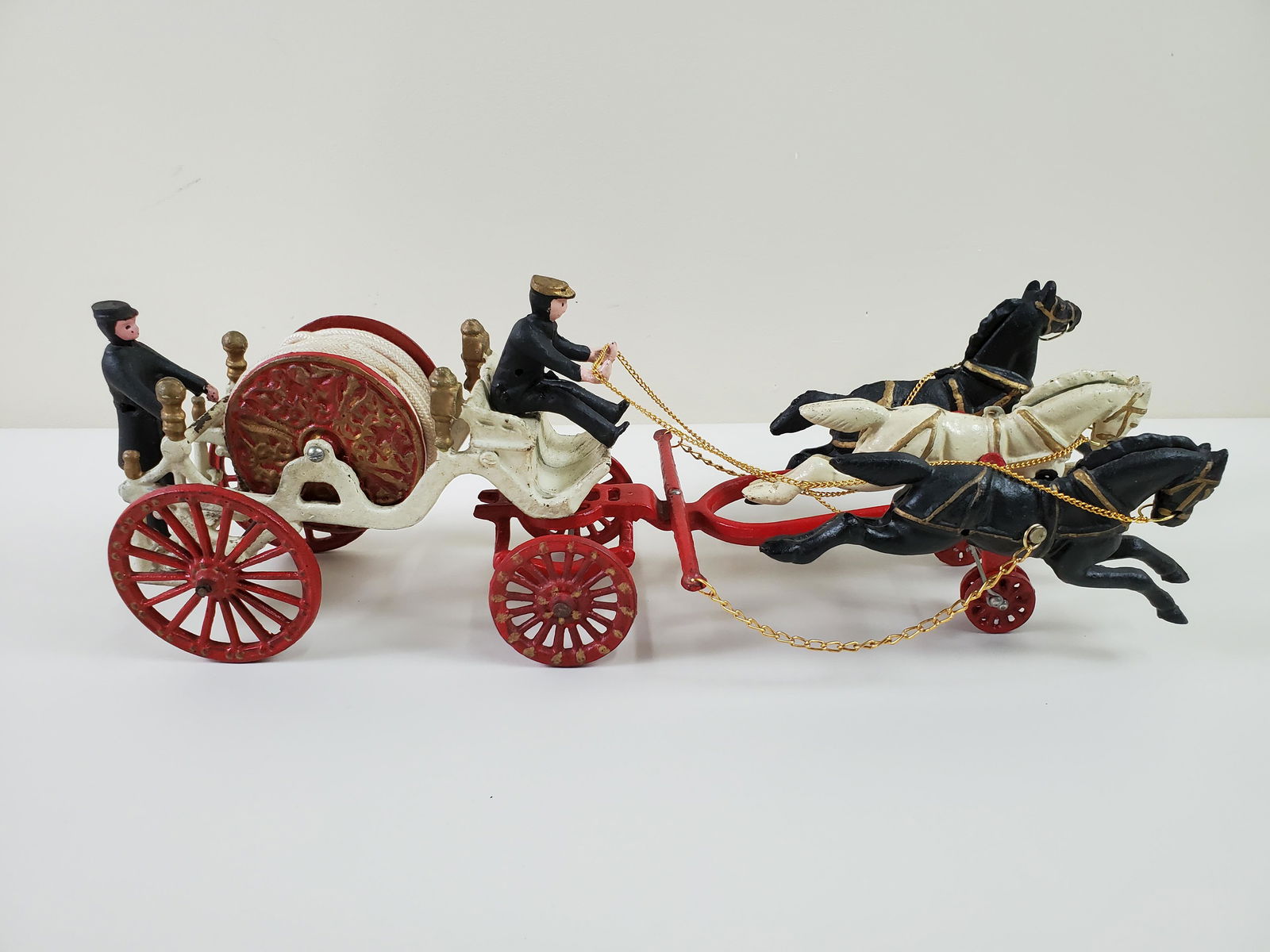 Cast Iron Fire Engine With Rope Hose (1 of 3)