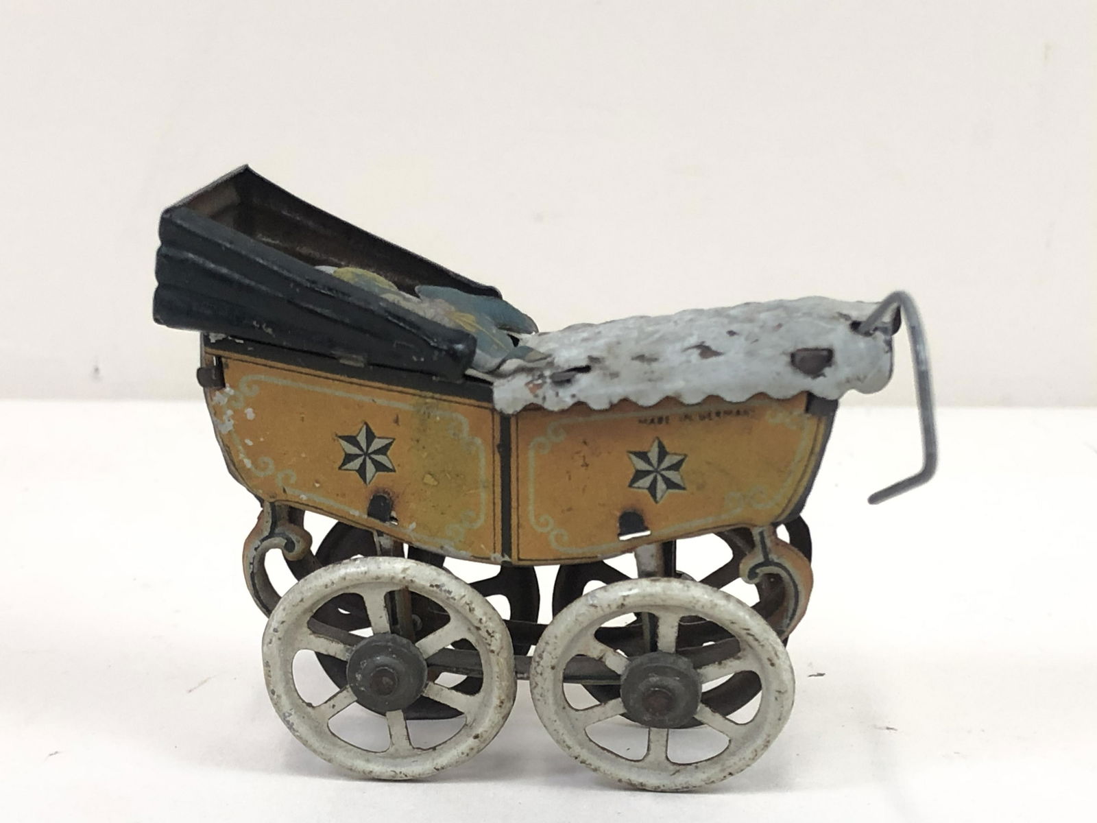 German Distler Tin Penny Toy (1 of 4)