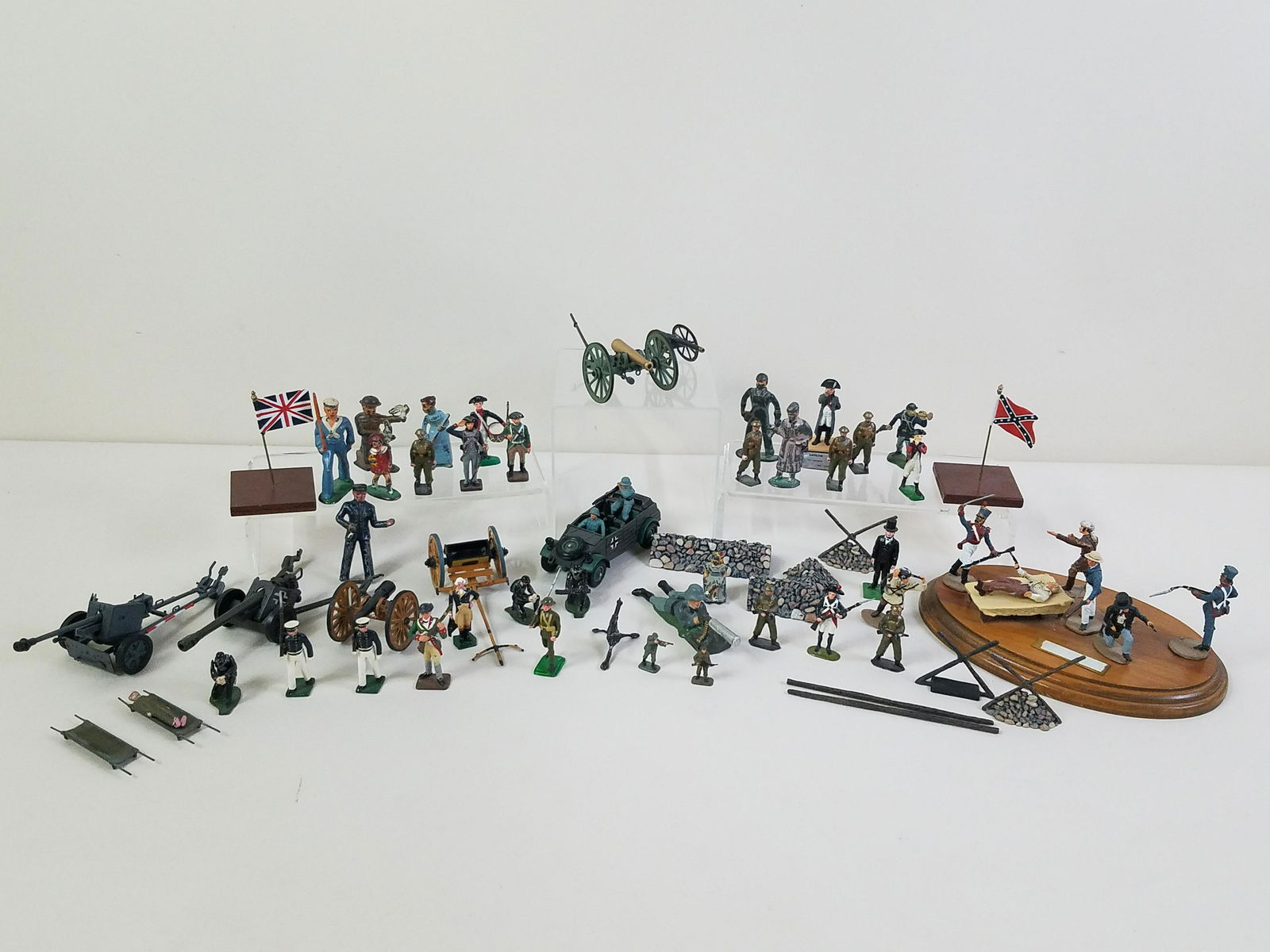 Grouping of Toy Soldiers and Dime Store Figures (1 of 9)