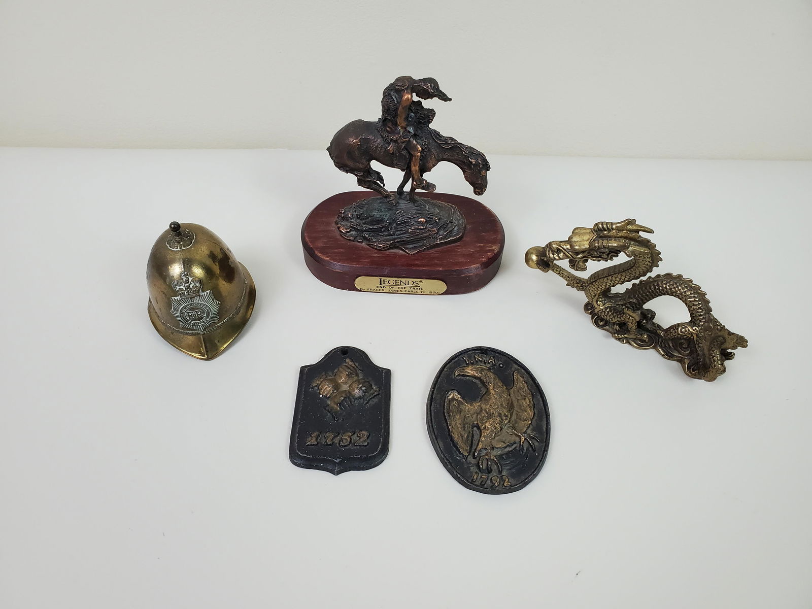 5 Cabinet Items Incl Dragon (1 of 4)