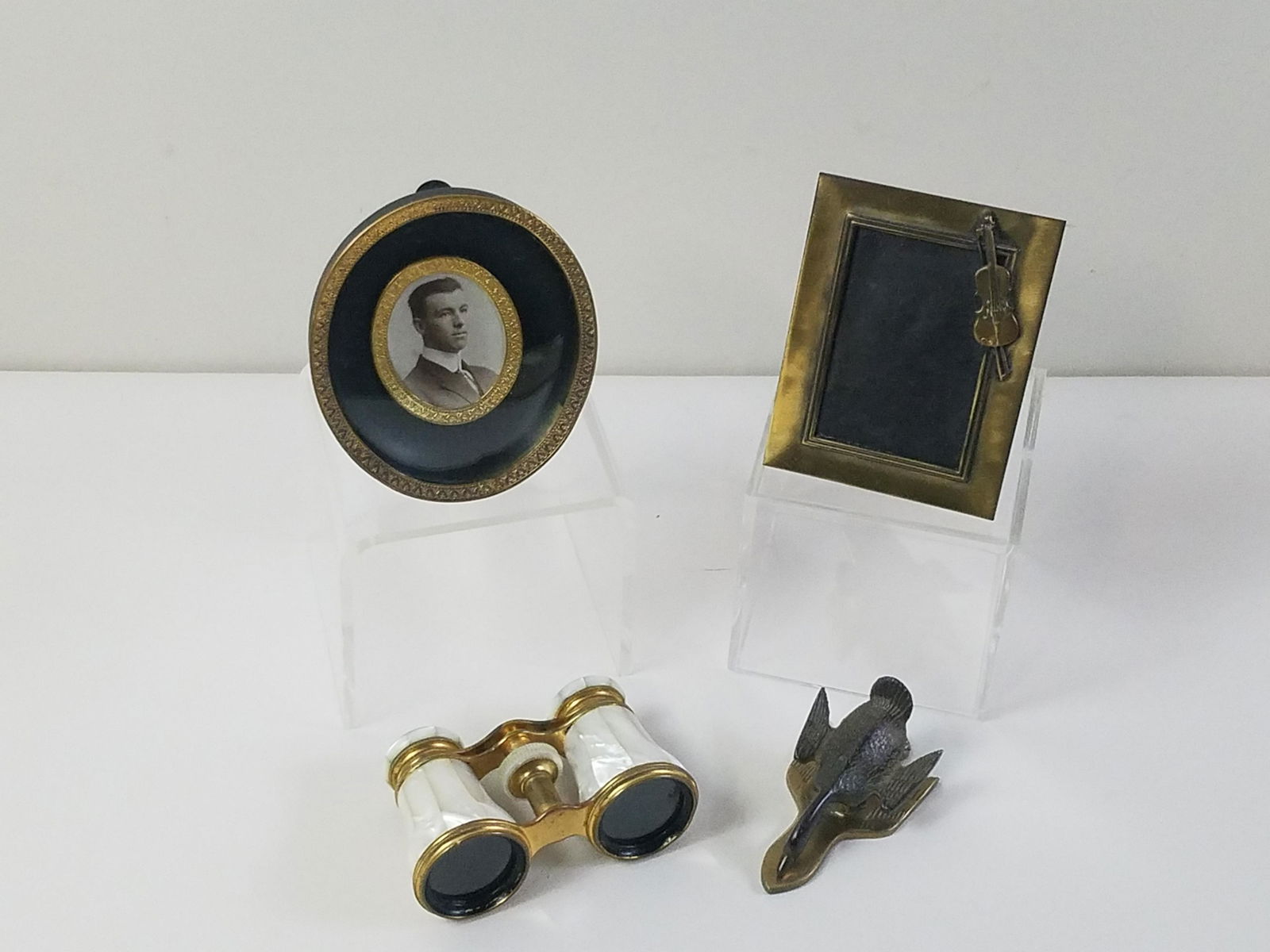 4 Pcs Picture Frames, Paper Clip and Opera Glasses (1 of 6)