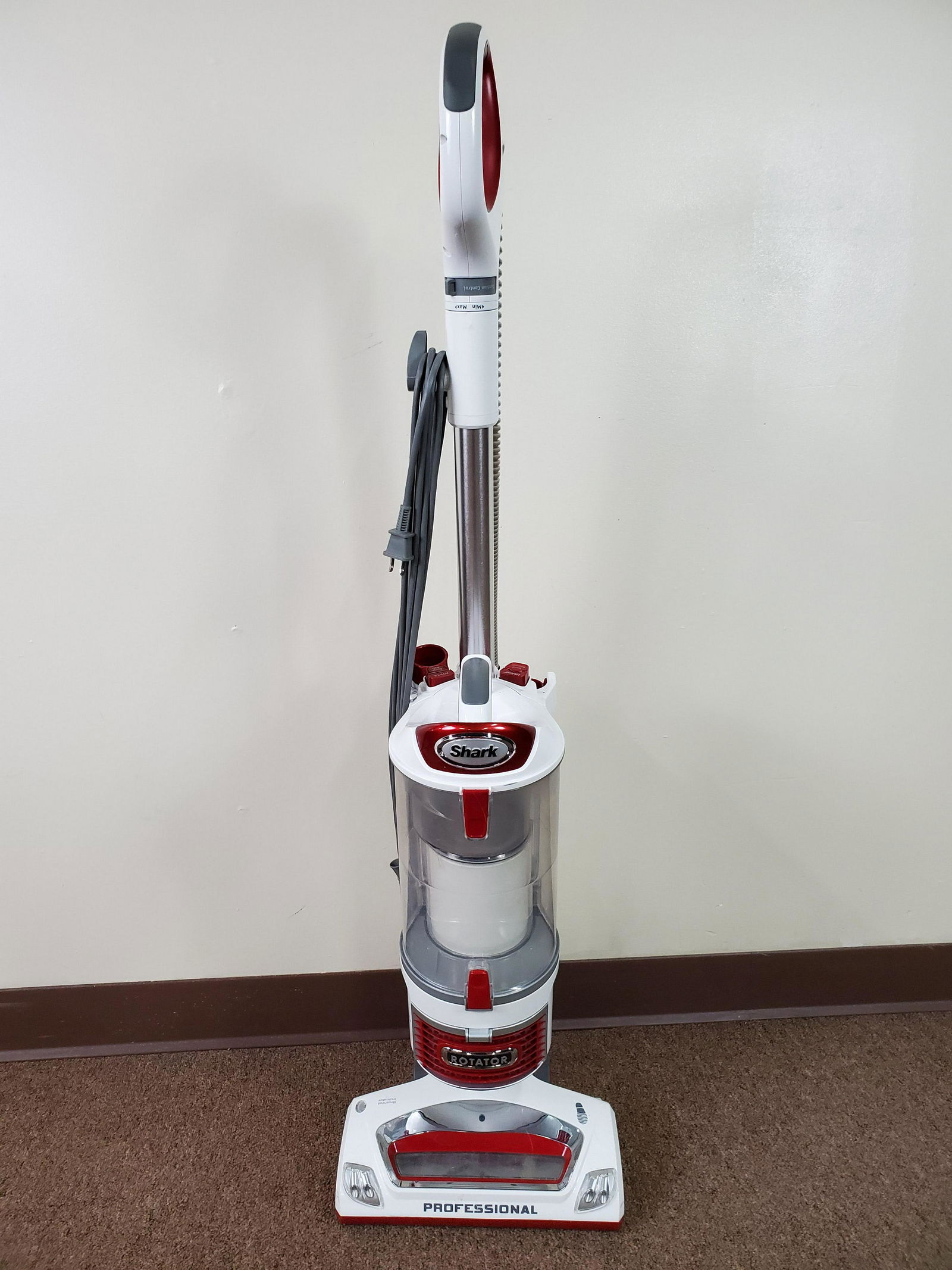 Shark Rotator Professional Vacuum (1 of 5)