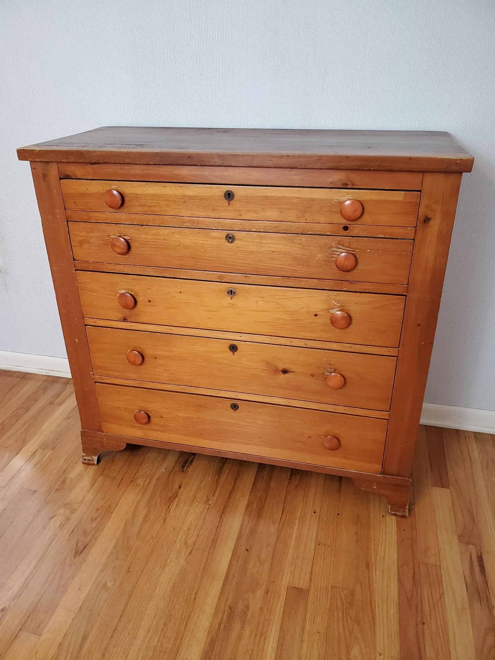 5 Drawer Pine Tall Chest (1 of 7)