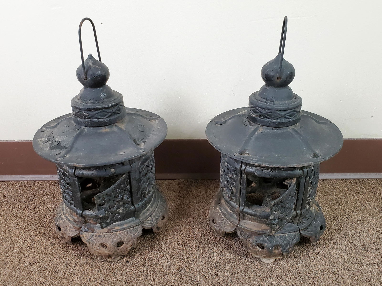2 Cast Iron Pagoda Lanterns (1 of 3)