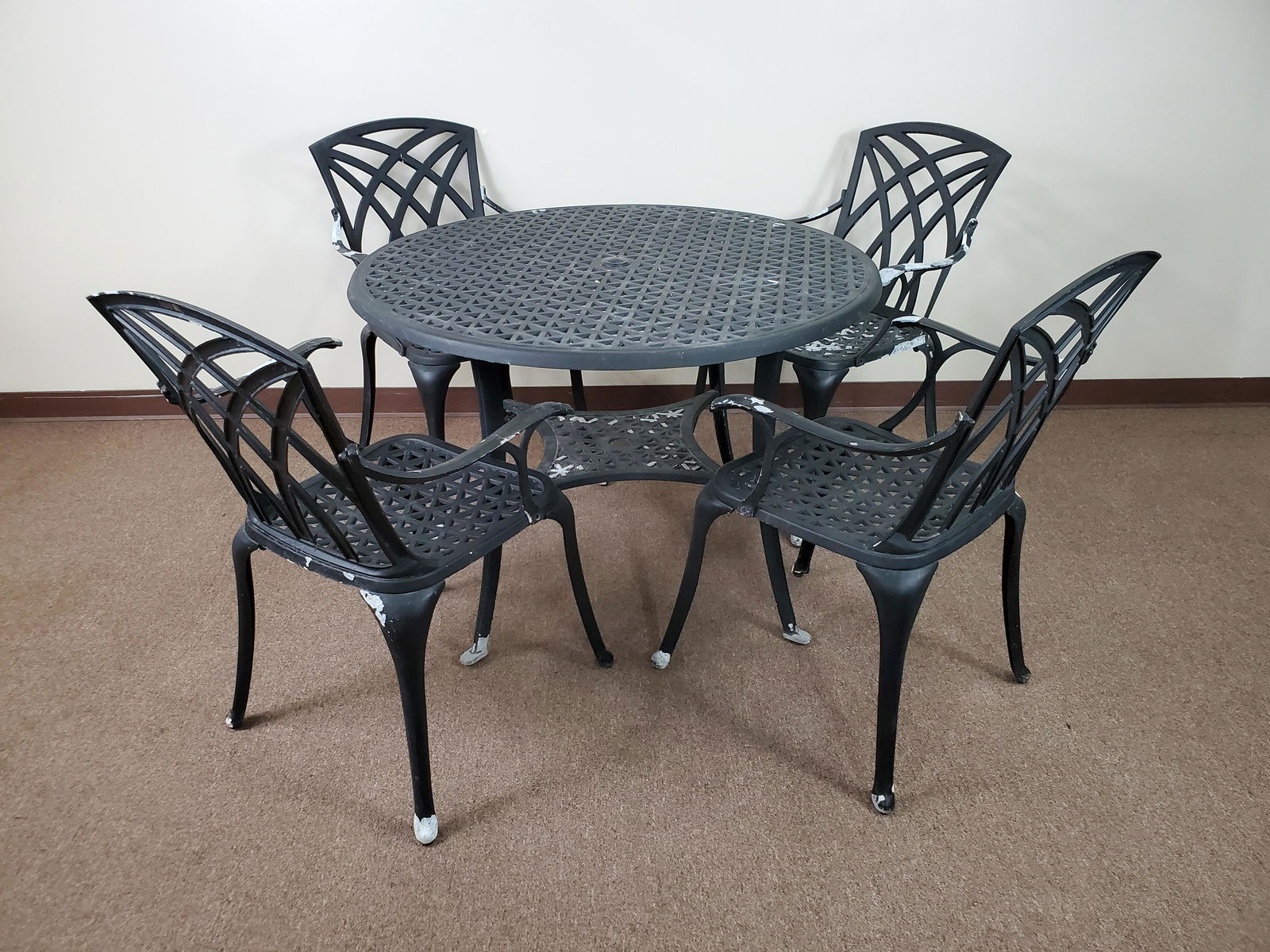 Cast Aluminum Patio Table & 4 Chairs (1 of 6)