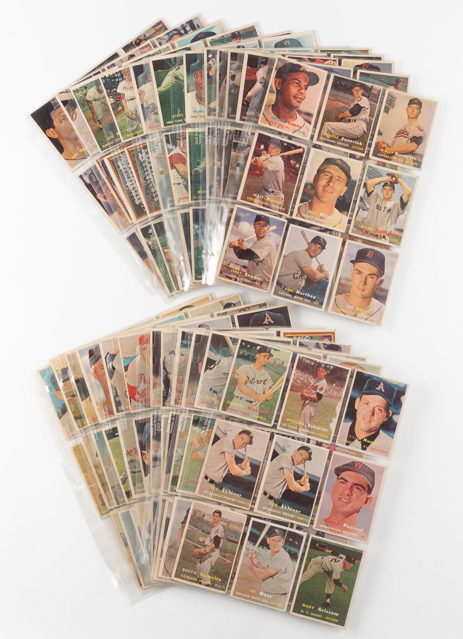 220 1957 Topps Baseball Cards (1 of 20)