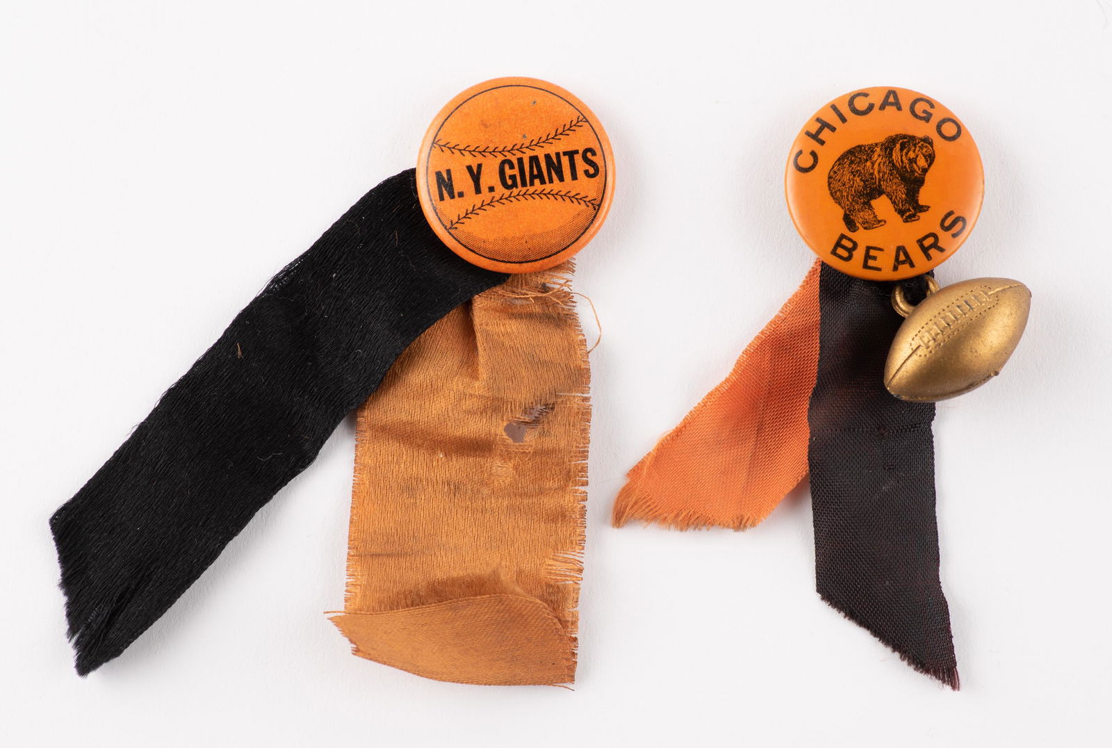 2 Vintage Sports Pins (1 of 5)