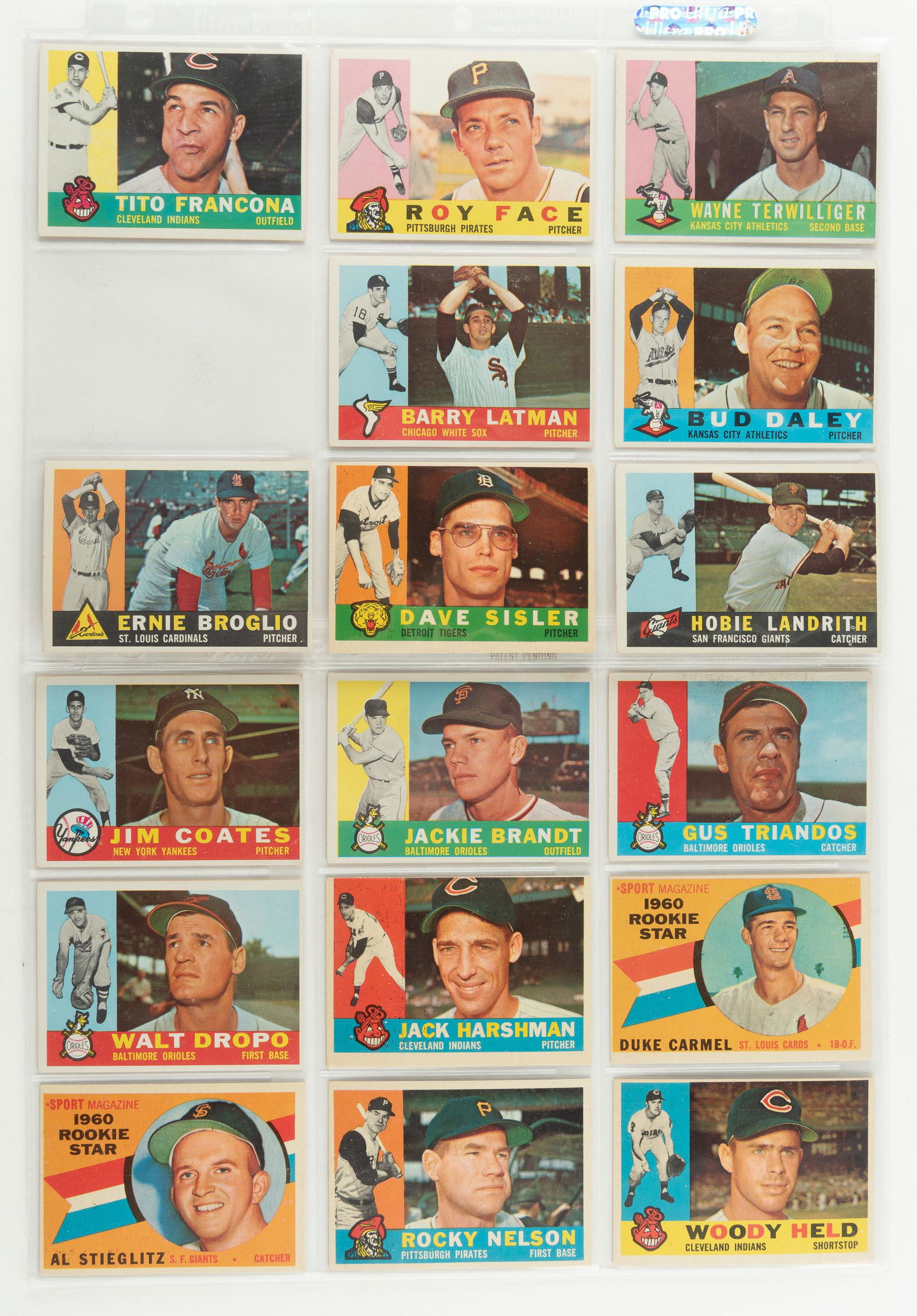 17 1960 Topps Baseball Cards (1 of 2)