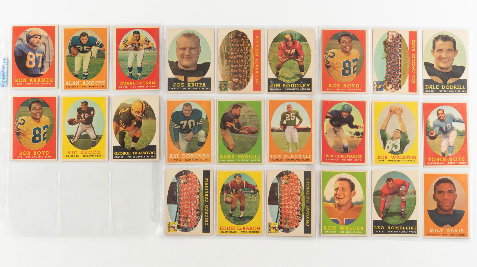 24 1958 Topps Football Cards: DESCRIPTION: Includes commons, minor stars, and team cards. CONDITION: Very good to excellent. IMPORTANT: Before bidding, please read the terms and conditions. When you registered for the auction you