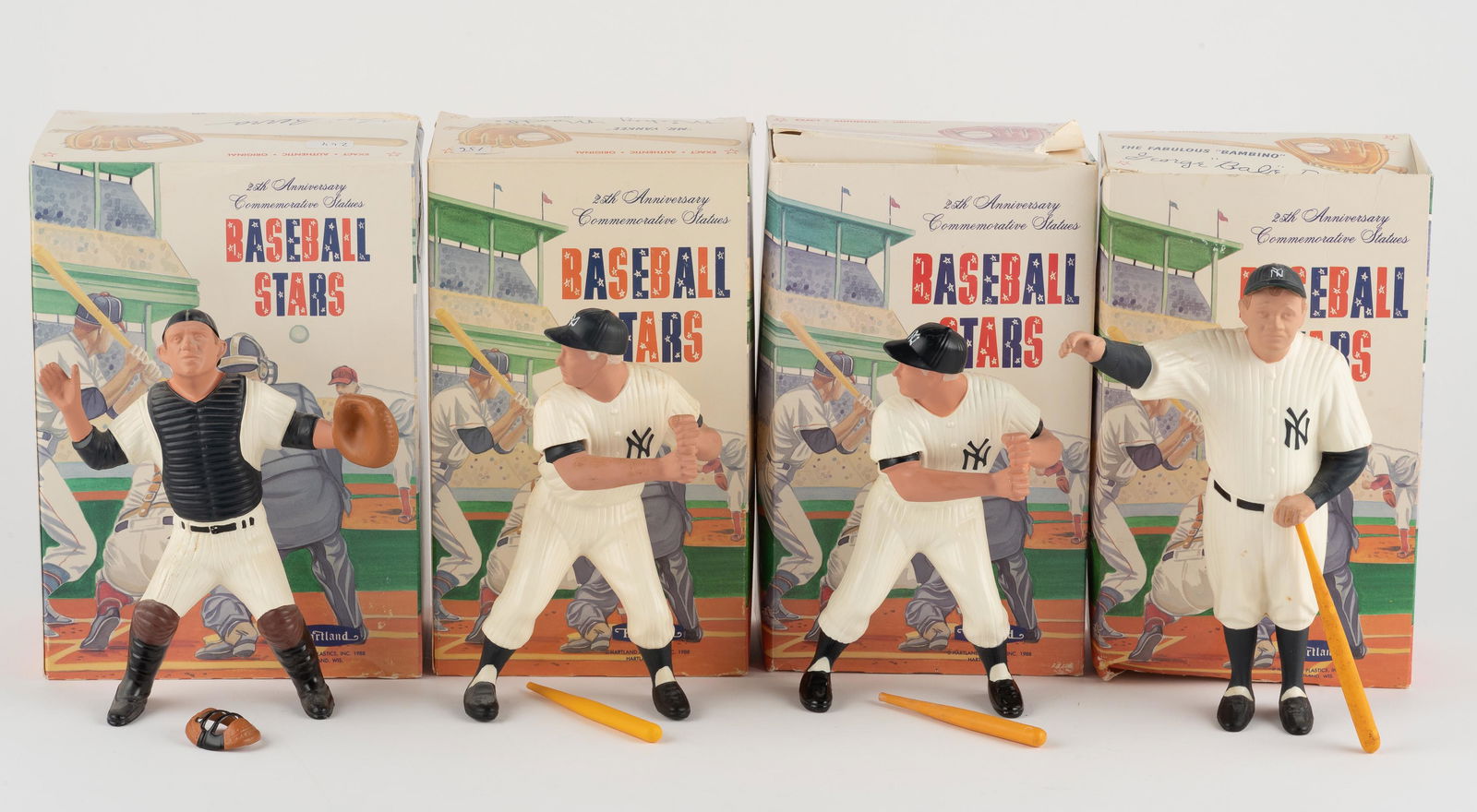 4 Hartland Yankees Figurines (1 of 9)