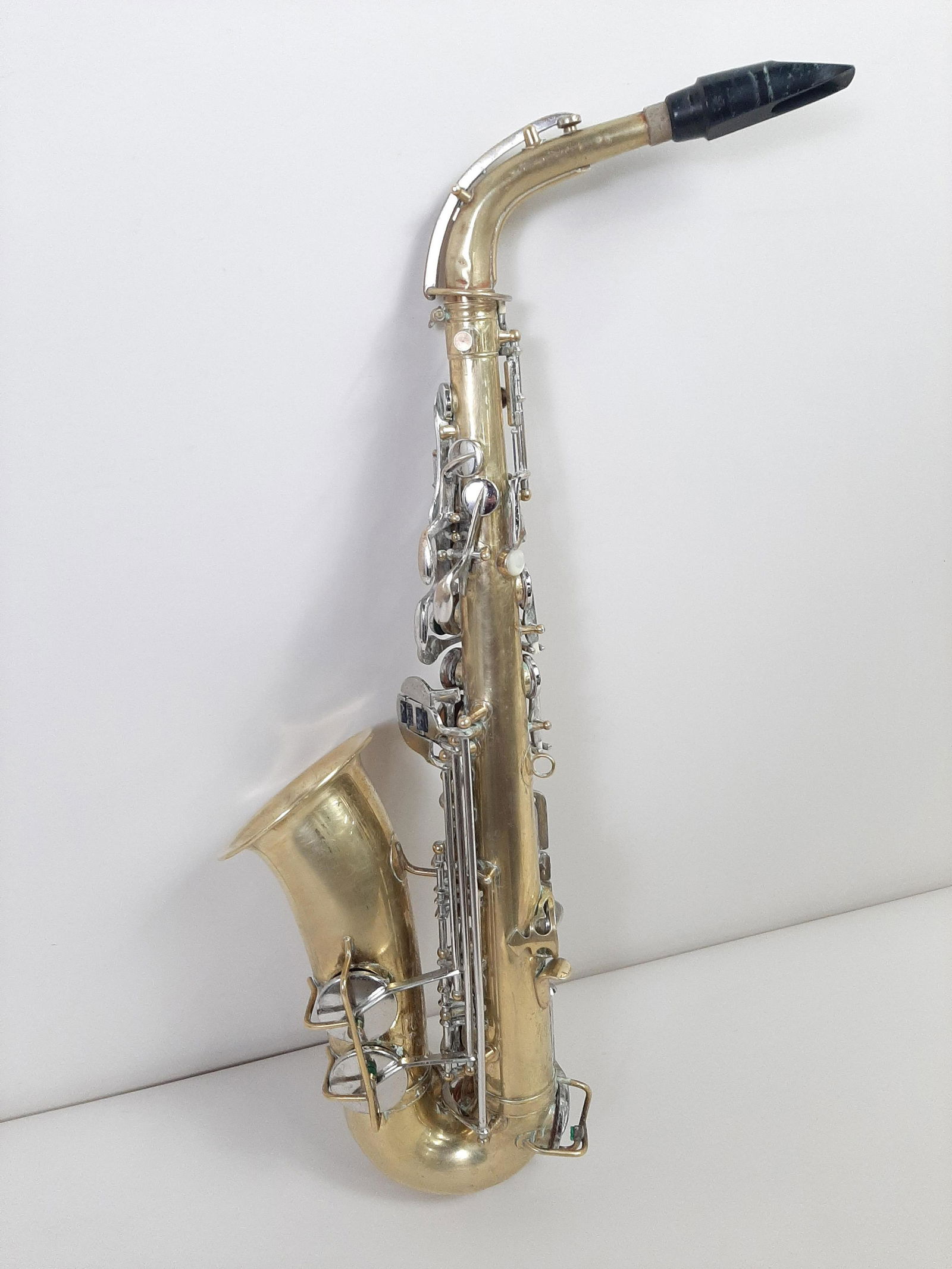 Collegiate by Holton Saxophone (1 of 5)