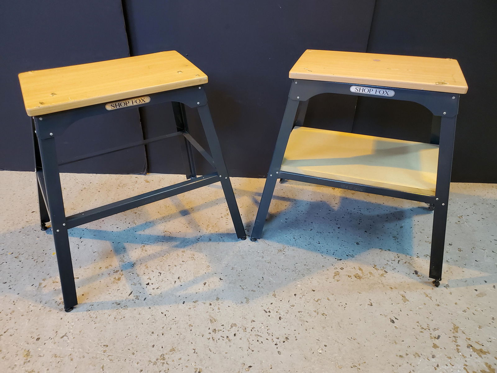 2 Shop Fox D2056 Tool Tables (1 of 3)