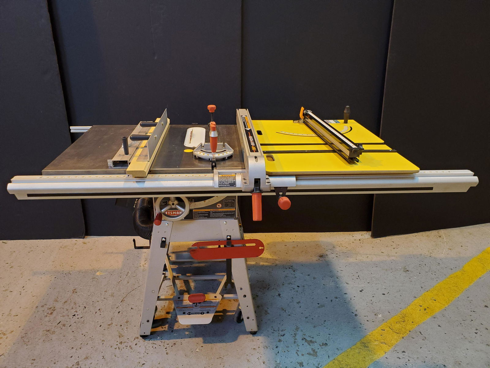 Craftsman Professional Saw Table With Guides (1 of 4)