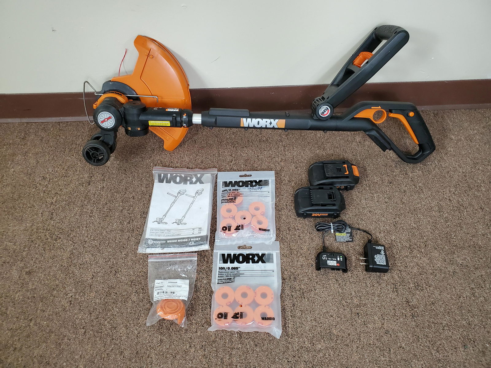 Worx 3 in 1 Grass Trimmer/Edger (1 of 6)