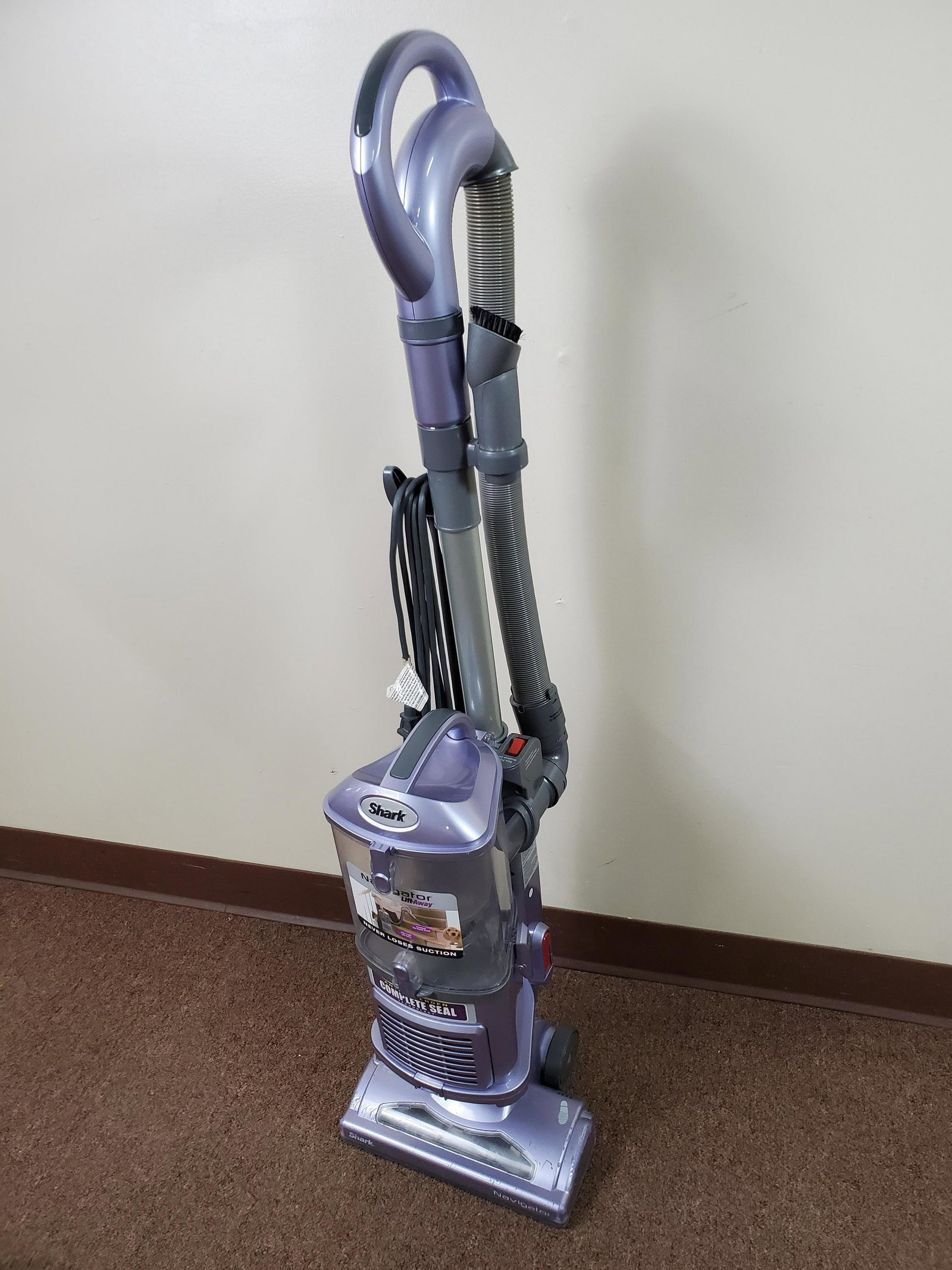 Shark Navigator Lift Away Vac: Model NV352 26. Working. IMPORTANT: Before bidding, please read the terms and conditions. When you registered for the auction you agreed to these terms and will be required to comply with them.