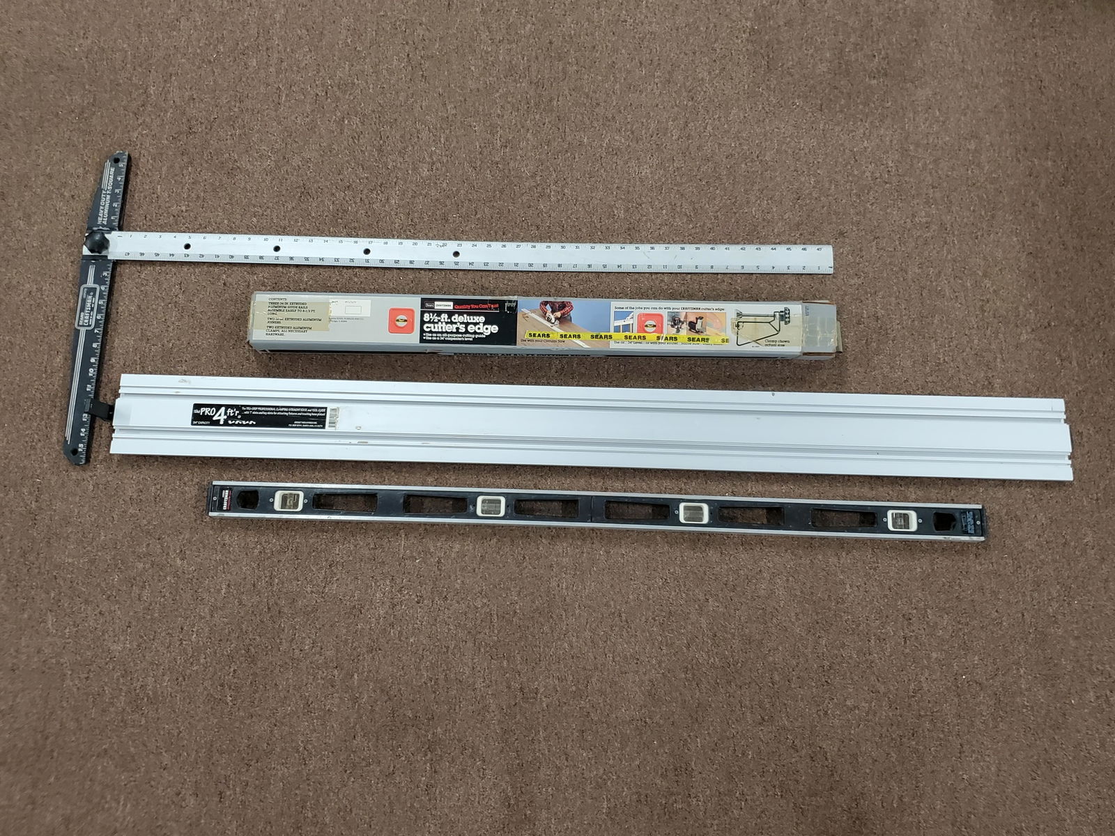 T-Square, Level, Two Cutting Edges (1 of 4)