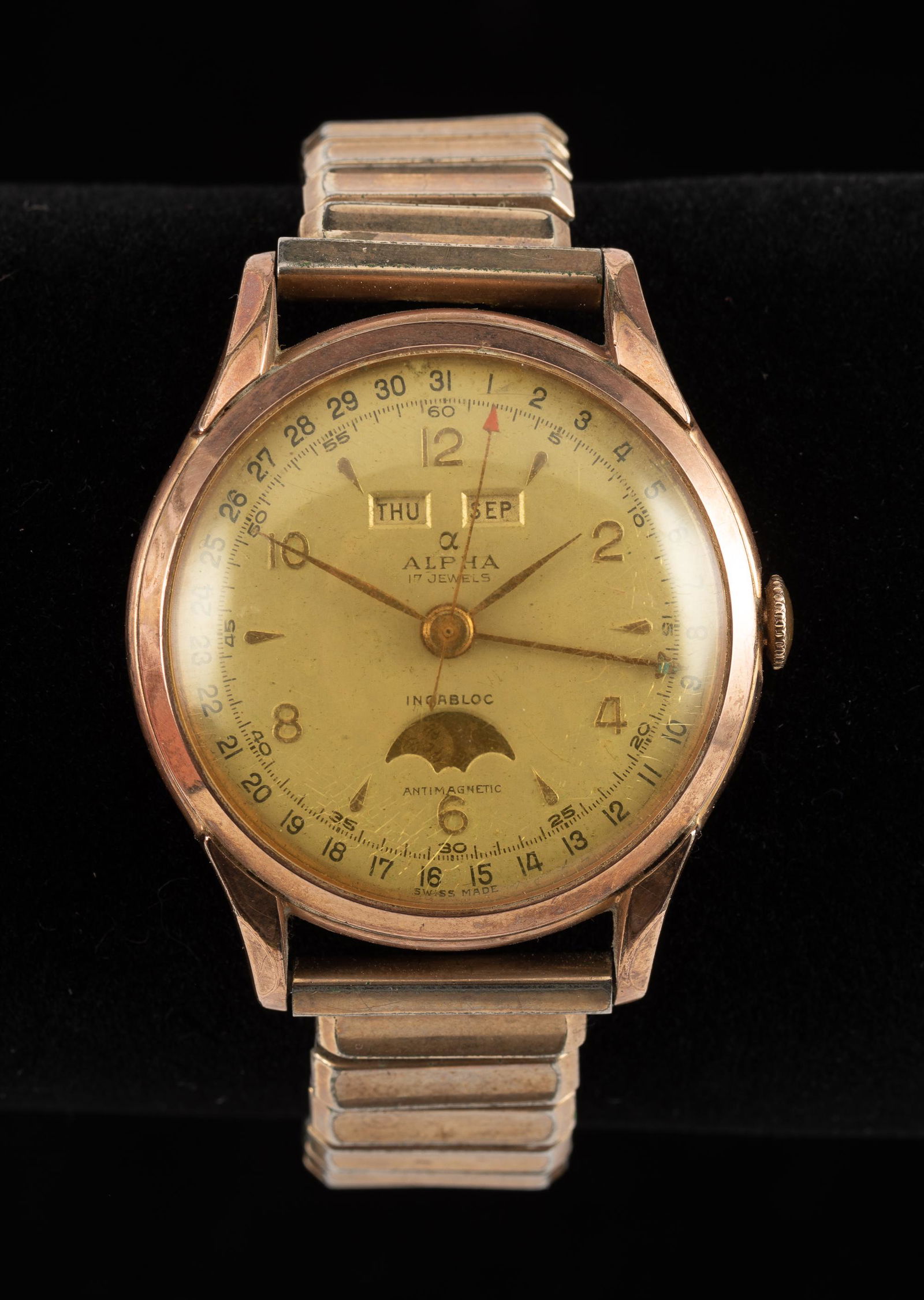 Vintage Alpha Incabloc 17J Wristwatch (1 of 6)