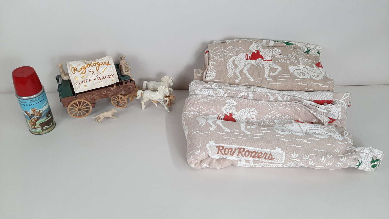 Roy Rogers Curtains, Blanket, and Wagon (1 of 10)