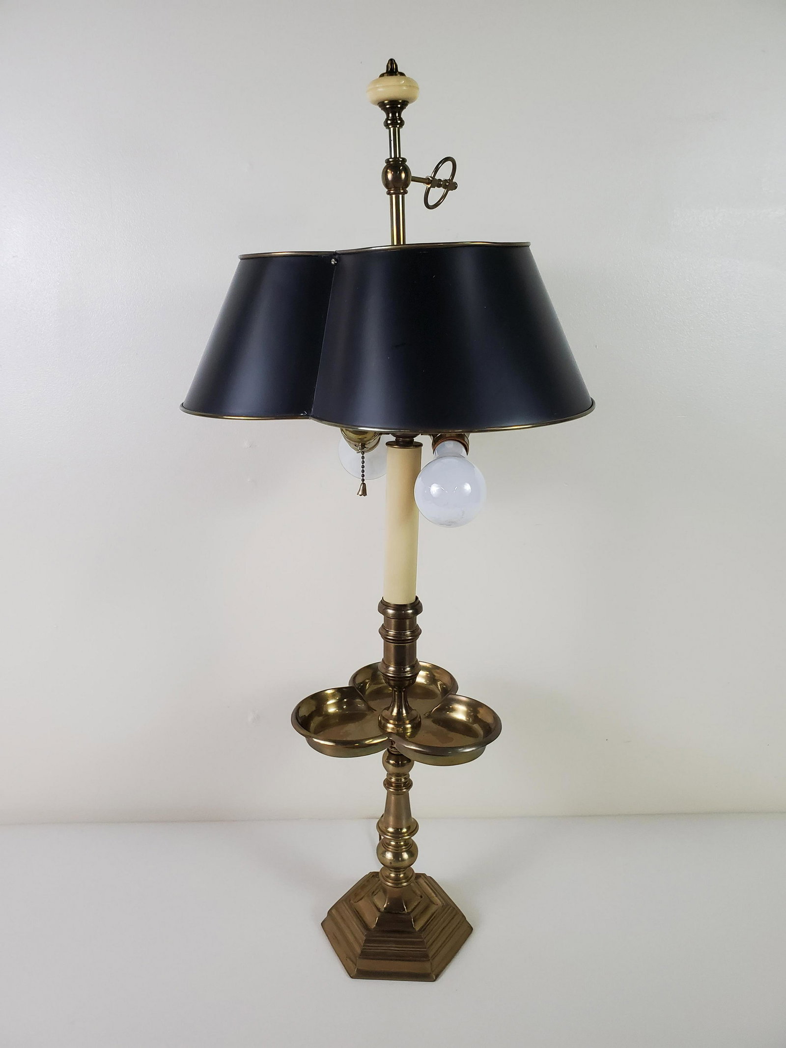 Chapman Brass Lamp (1 of 2)