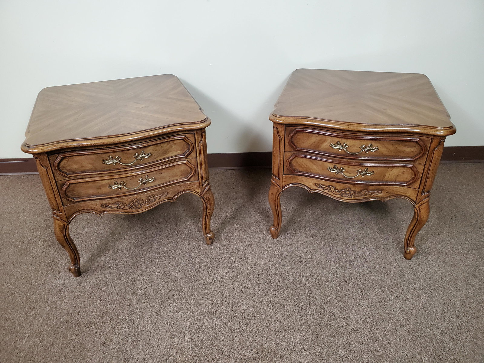 Thomasville End Tables (1 of 4)
