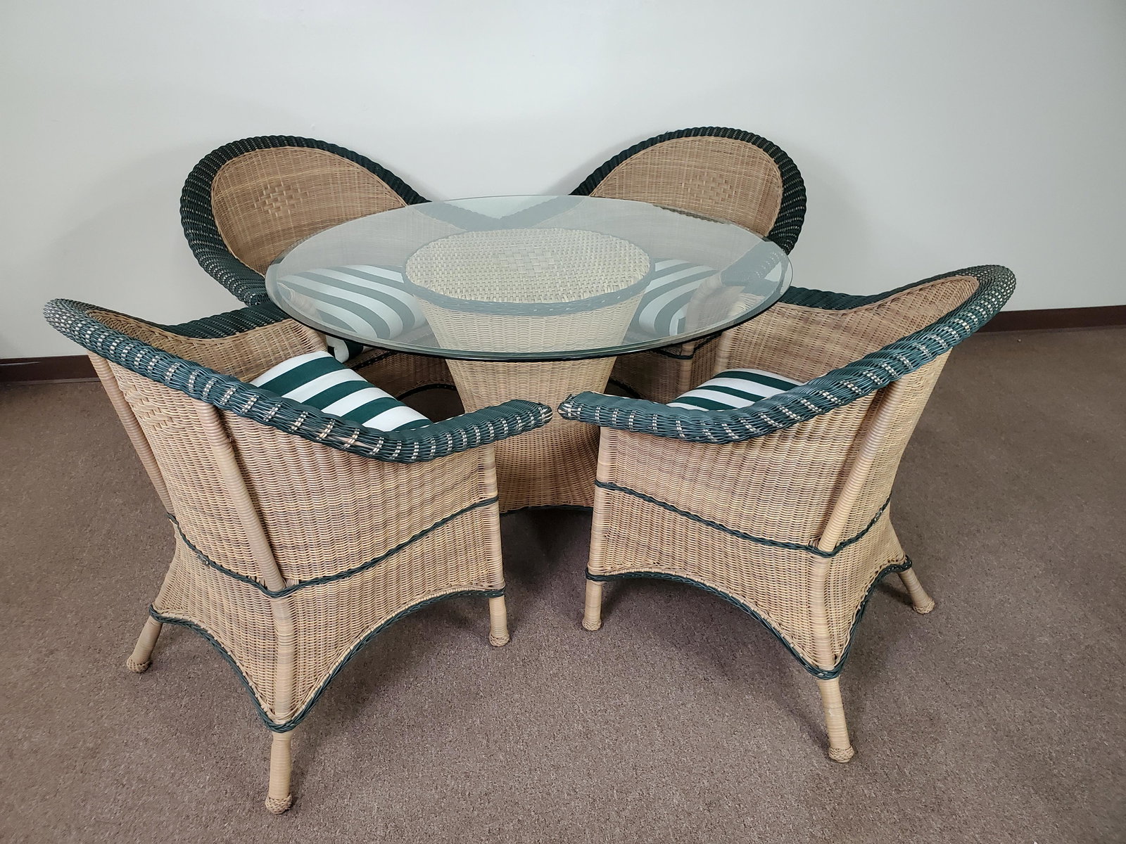 5 Pc Abel Wicker Outdoor Set (1 of 7)