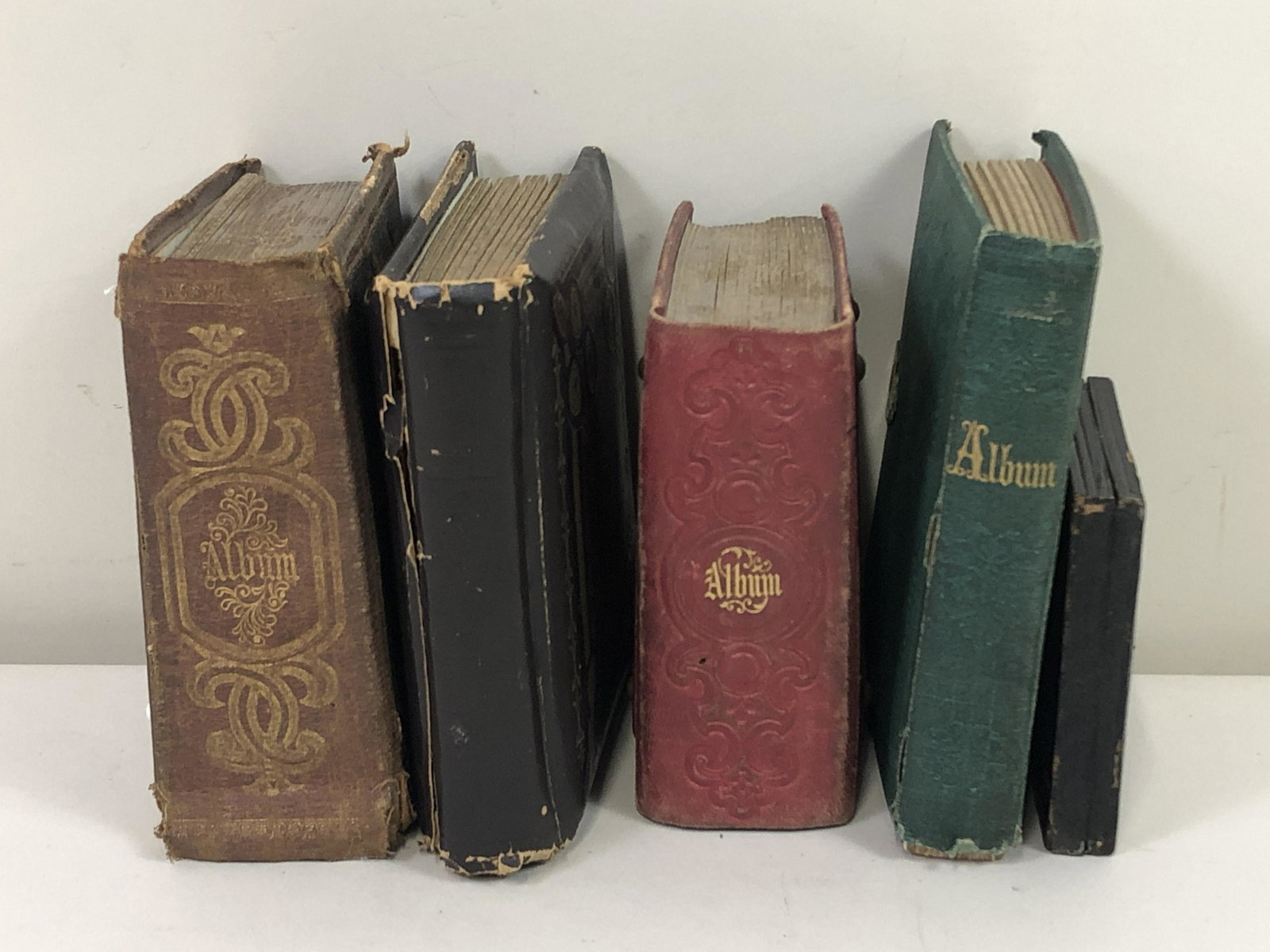 4 Photo Albums & Cased Image (1 of 20)