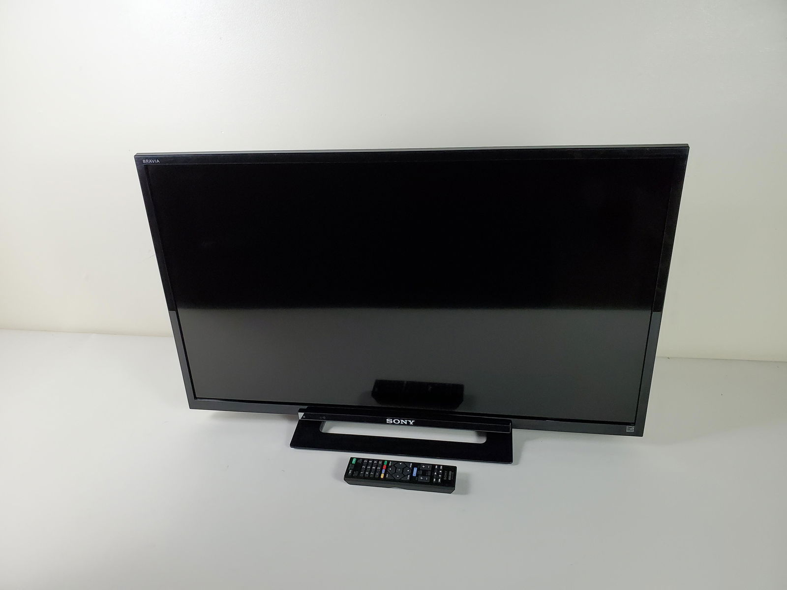 Sony KDL-32R400A TV (1 of 3)