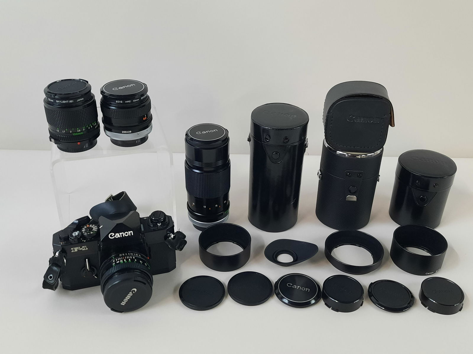 18 Pcs Canon F1 Camera and Accessories (1 of 7)