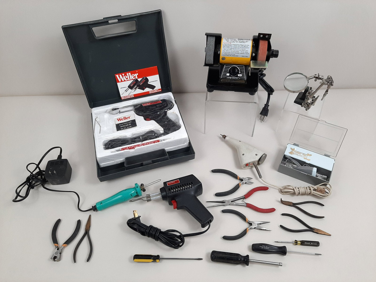 17 Tools incl. Weller Soldering Kit (1 of 9)