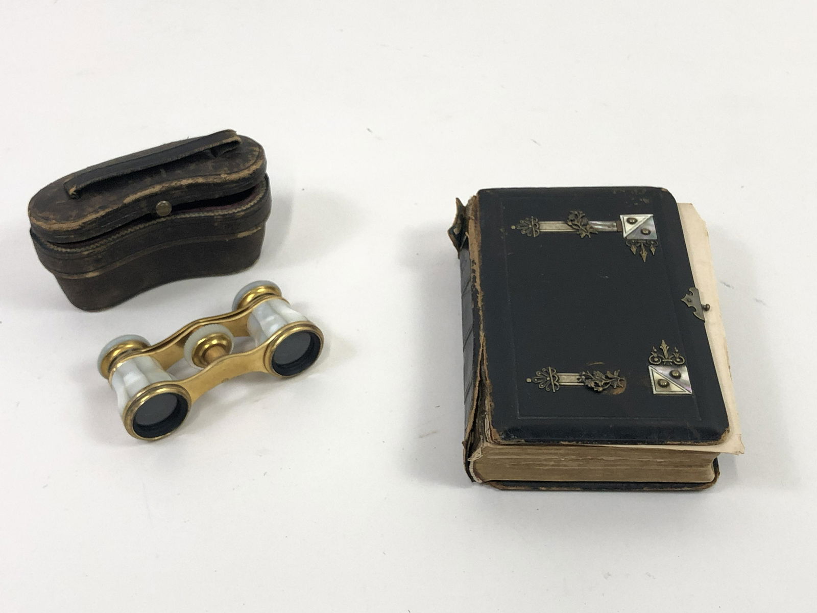 1918 Gelanbuch Hymn Book & Opera Glasses: Louis E. Nollau. German Evangelical Synod of North America-1880, St. Louis. Opera glasses made in France- Viewnet, Paris. IMPORTANT: Before bidding, please read the terms and conditions. When you regi
