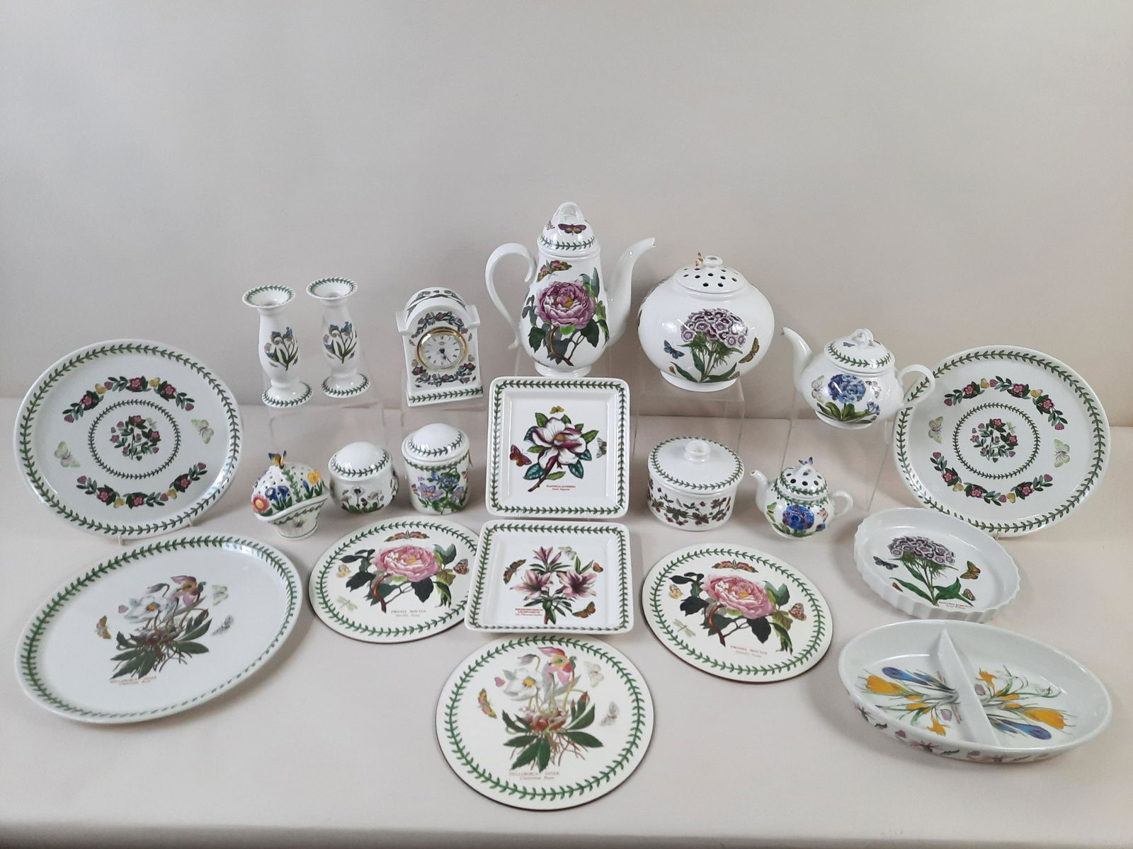 21 Pcs Portmeirion Botanic Garden Dinnerware (1 of 6)