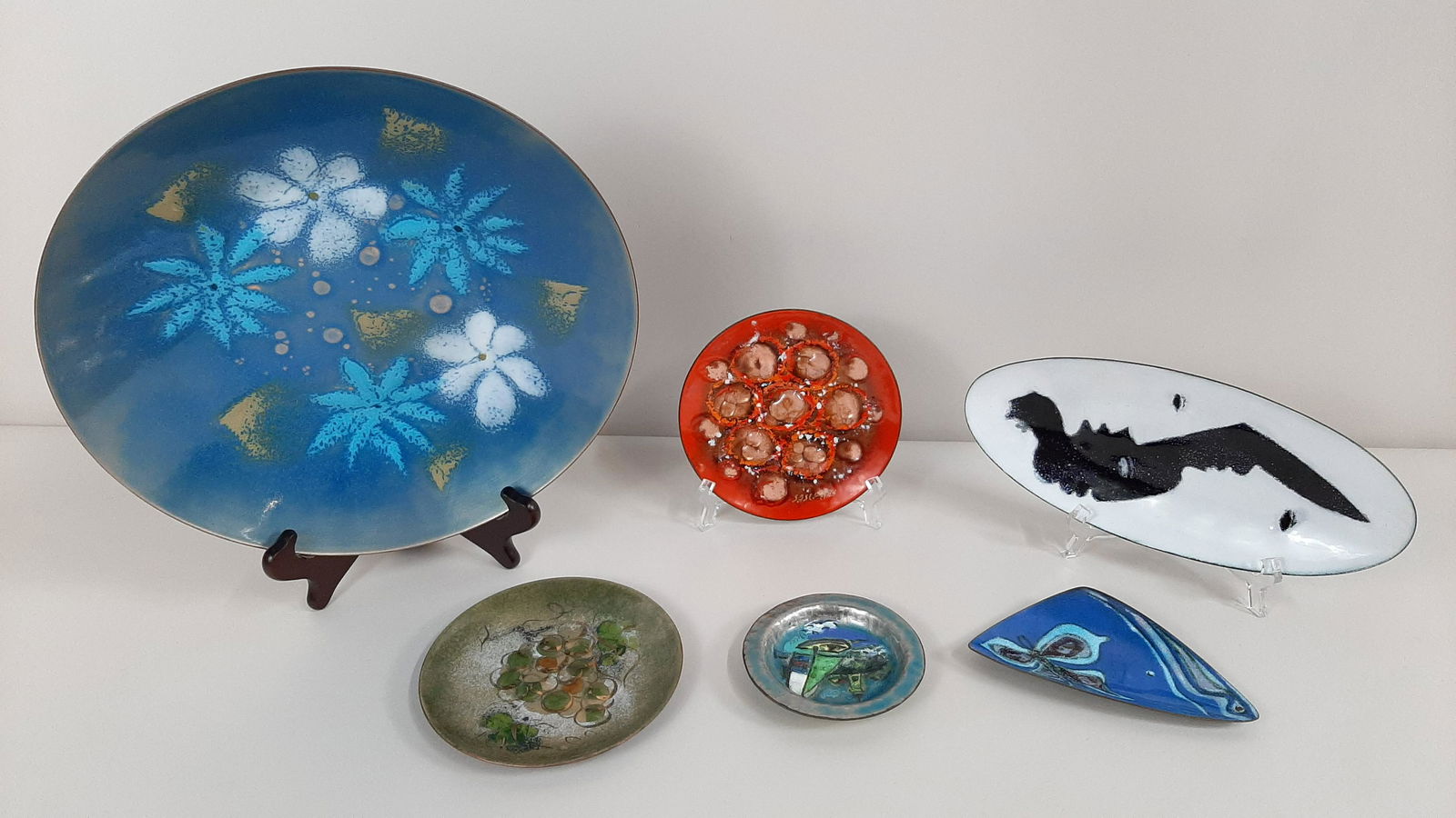 6 Pcs Enameled Metal Dishes incl. Signed (1 of 8)
