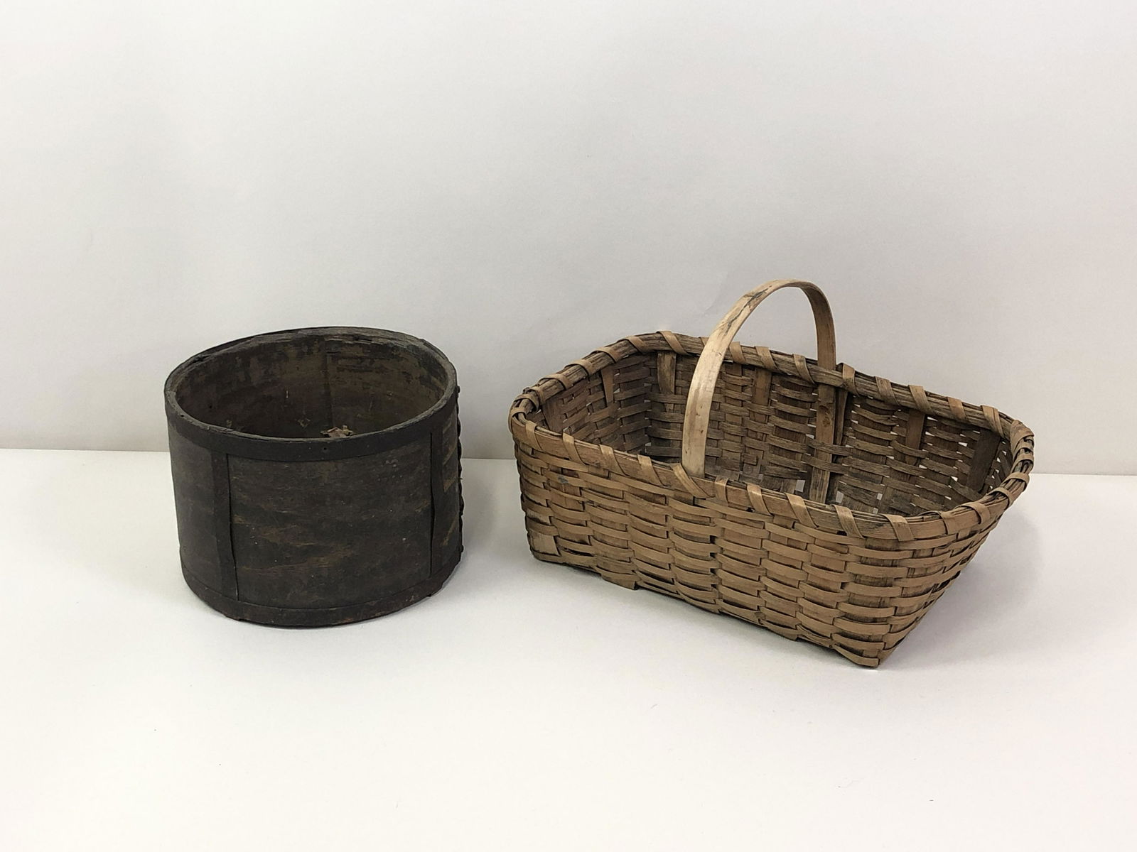 Primitive Grain Measure & Basket (1 of 1)