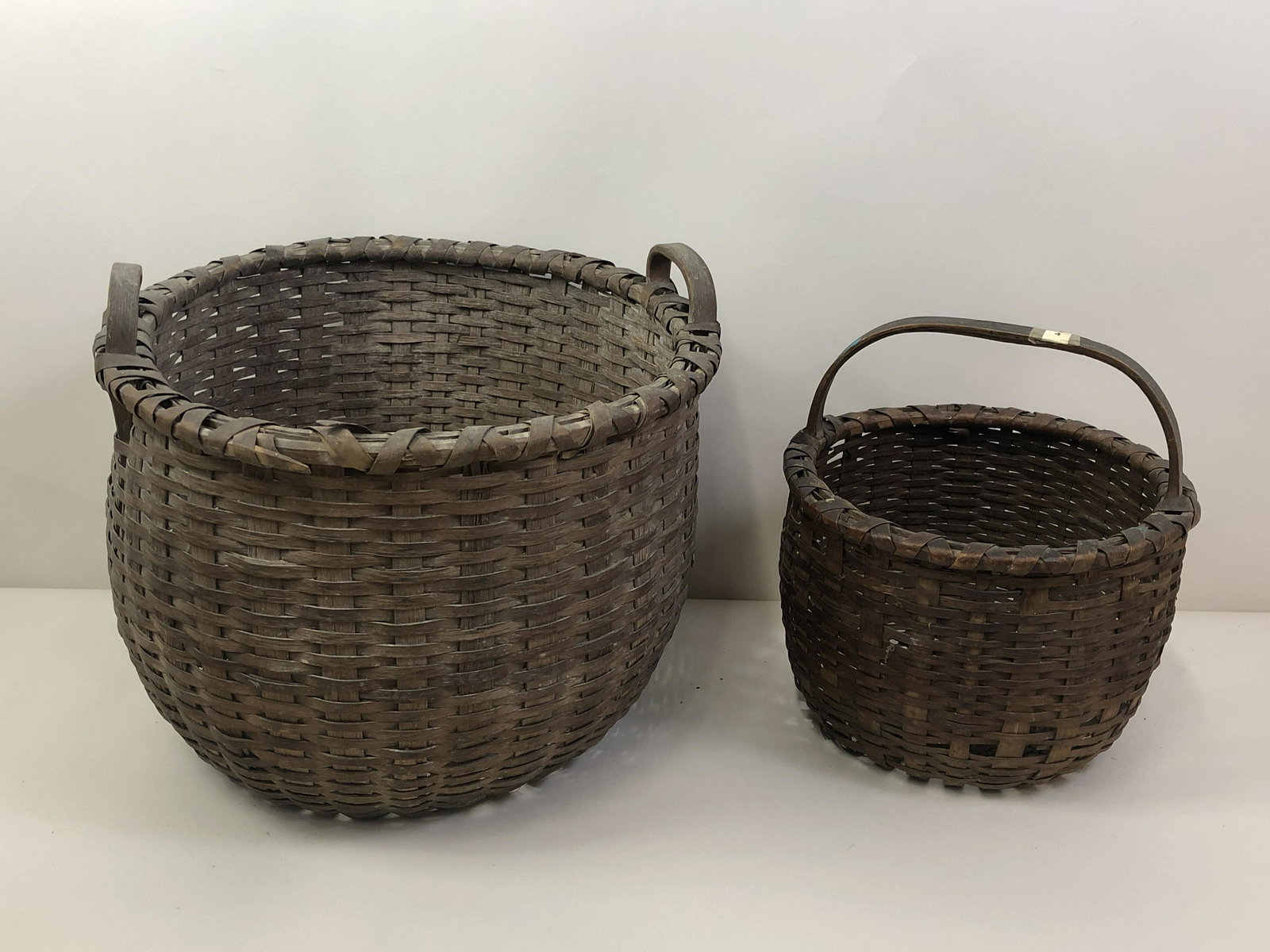 2 19th Century Pound Ridge Oak Splint Baskets (1 of 6)