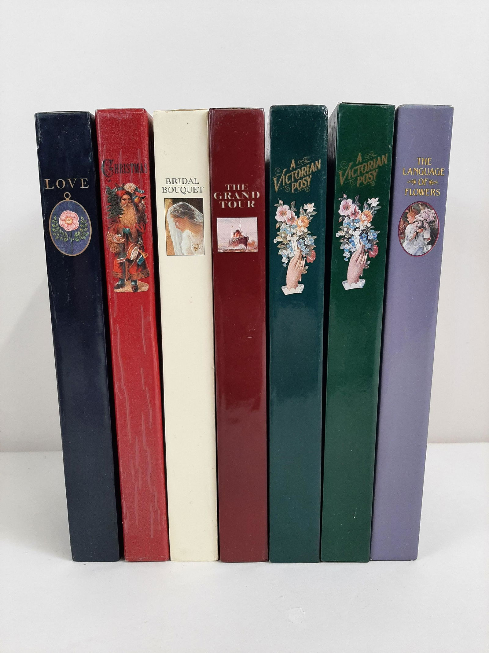 7 Books Penhaligon's Scented Treasury of Verse (1 of 7)