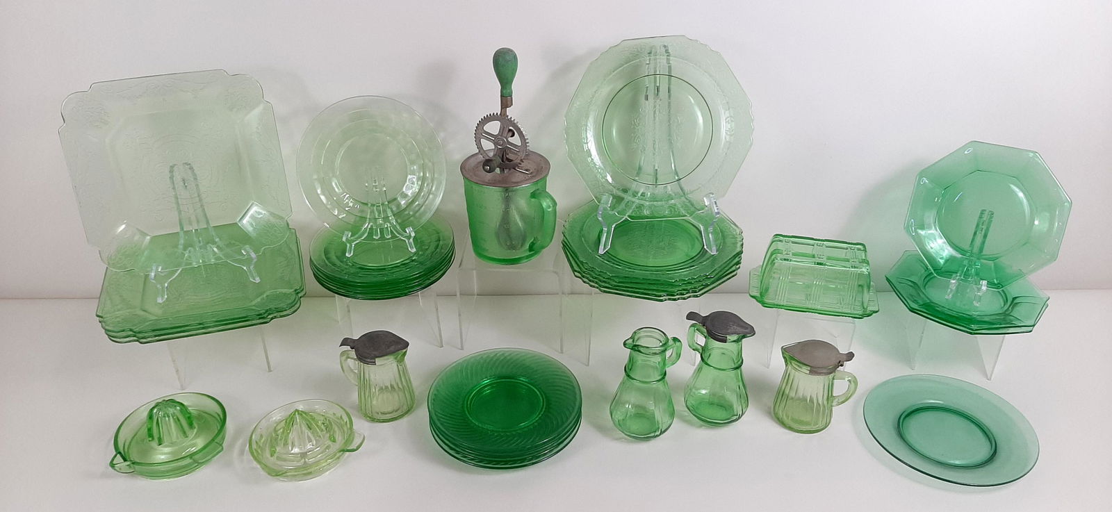 31 Pcs Green Depression Glass incl. Syrups (1 of 6)