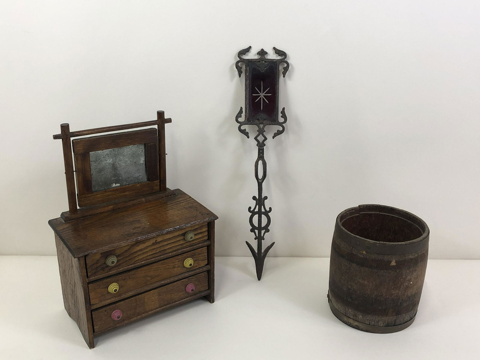 3 Primitive Hems Incl. Miniature Dresser (1 of 6)