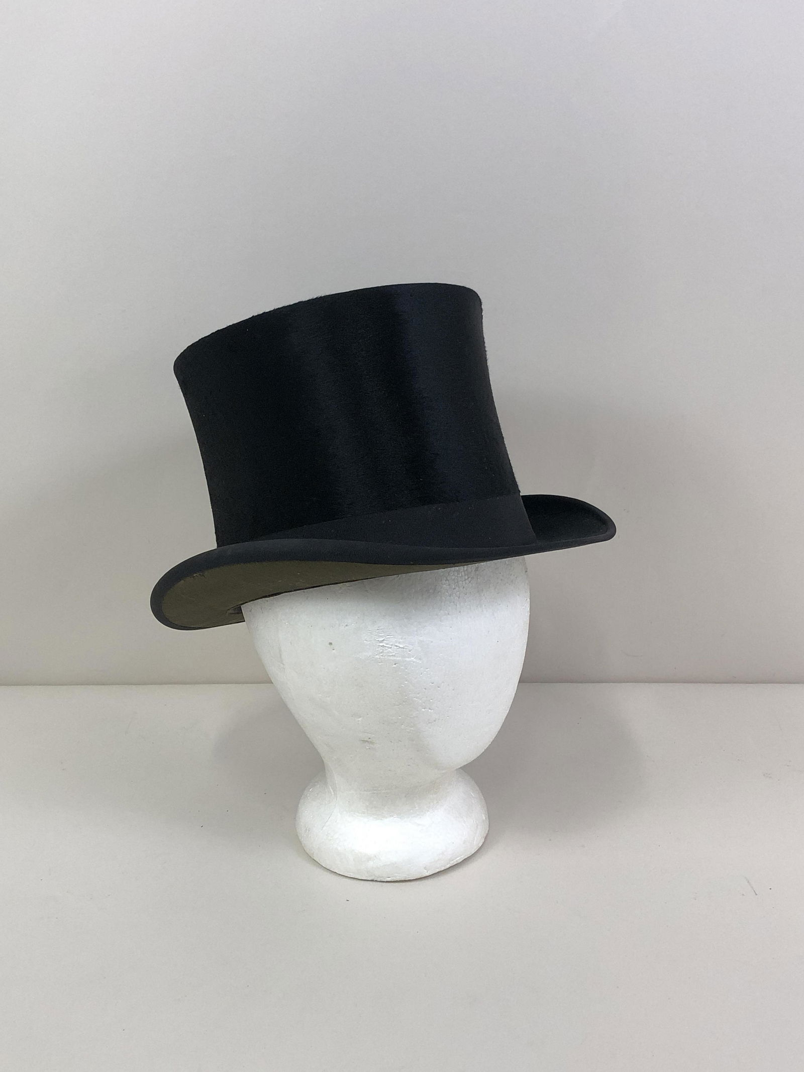 Beaver Skin Top Hat (1 of 5)