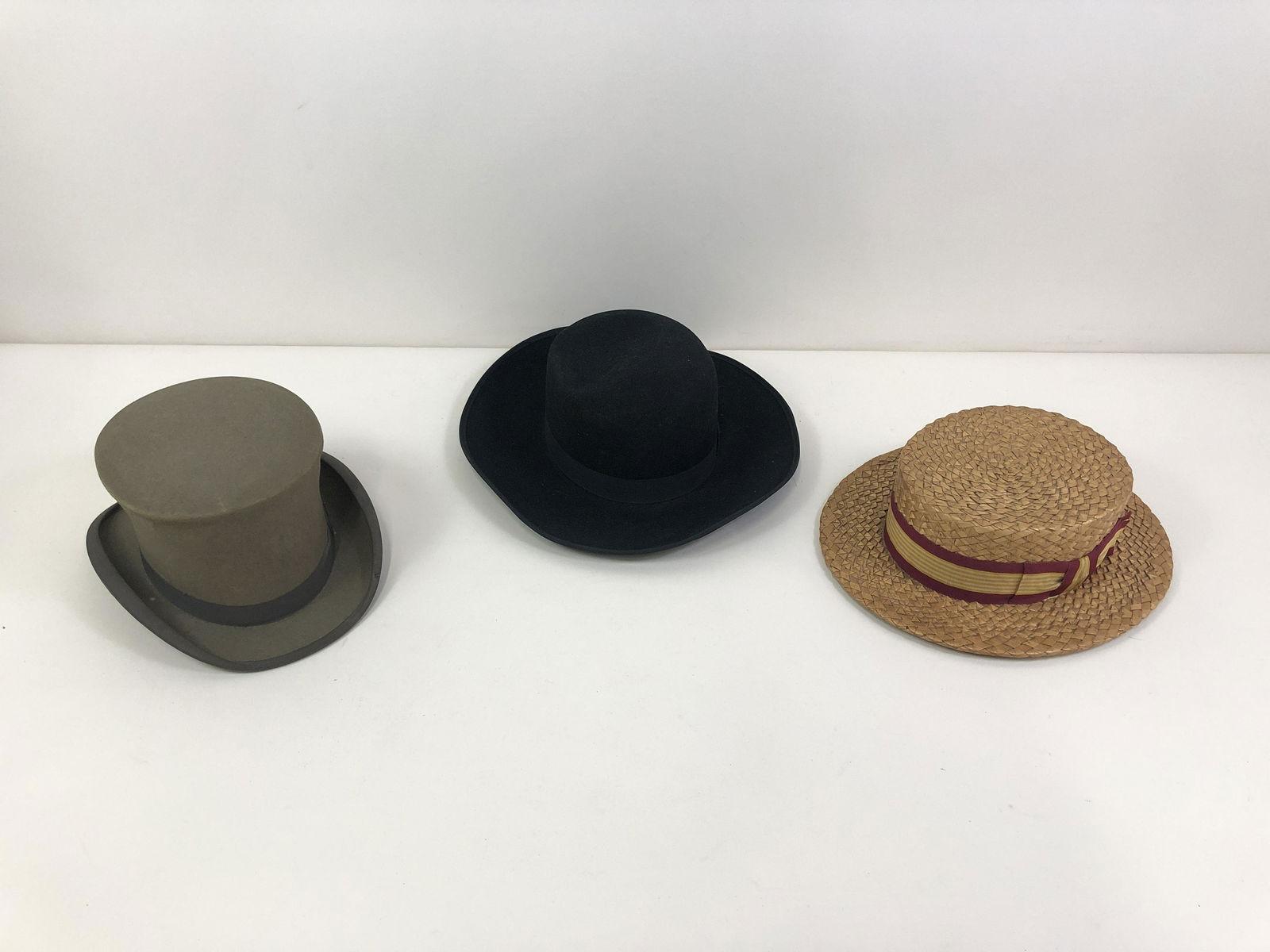 3 Vintage Hats Incl. Dobbs 5th Ave & Disney NY (1 of 9)