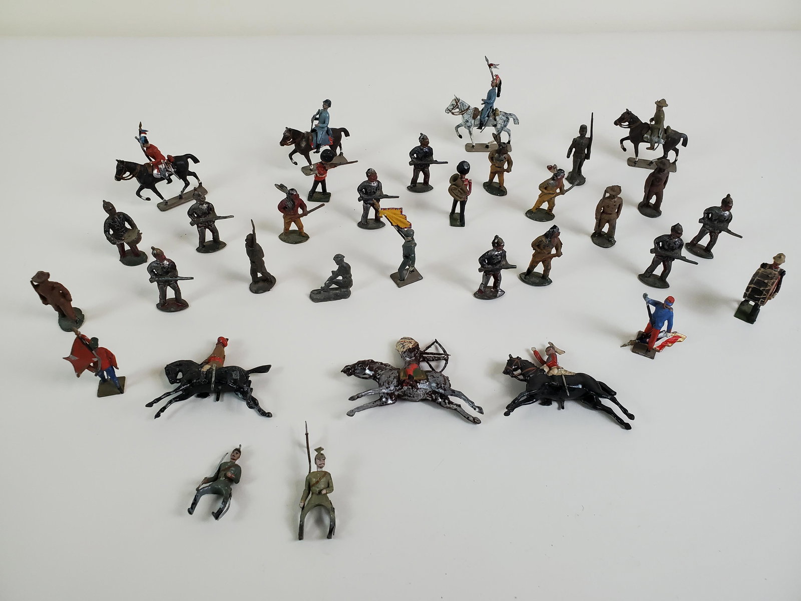 33 Pcs Lead Soldiers Incl Britains (1 of 4)
