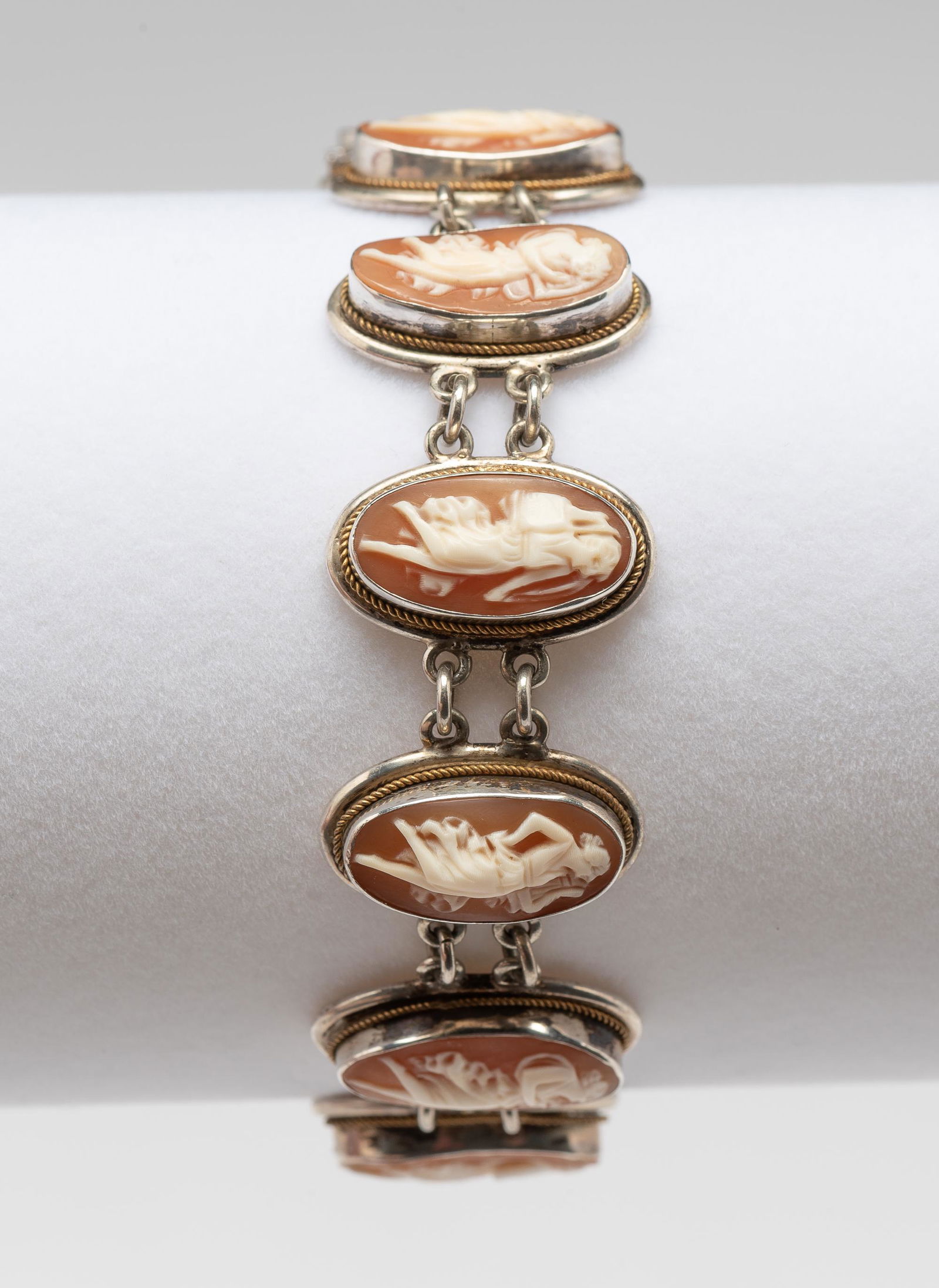 Sterling Shell Cameo Bracelet (1 of 4)