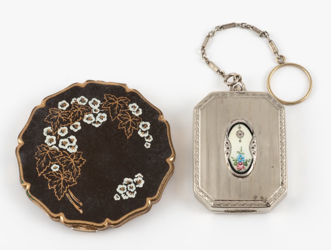 2 Vintage Mirrored Compacts (1 of 8)