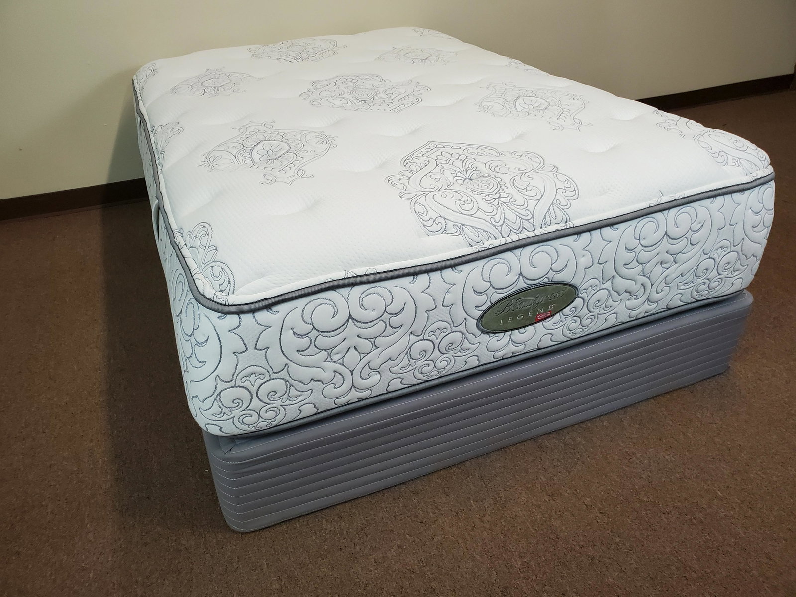 Beauty Rest Legend Plush Mattress & Box Spring: 53" wide X 74" deep X 24" high. Full Size mattress. IMPORTANT: Before bidding, please read the terms and conditions. When you registered for the auction you agreed to these terms and will be required 