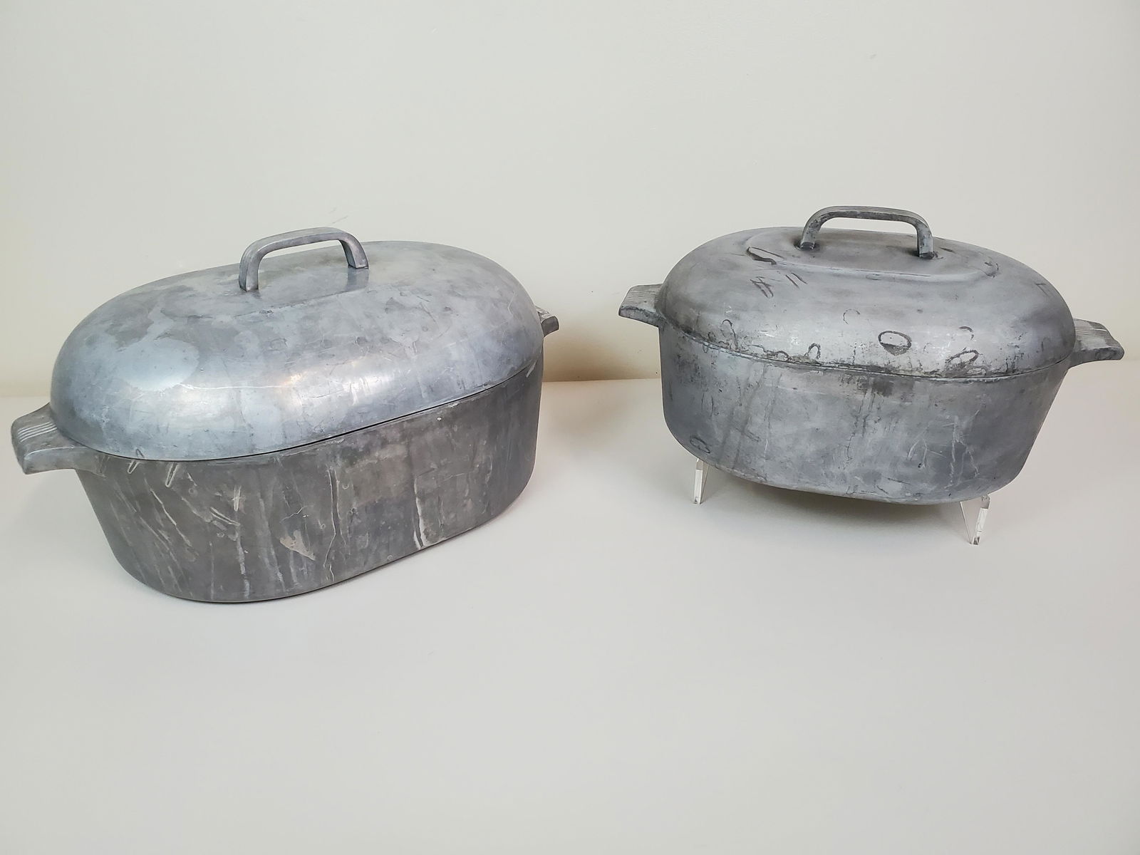 2 Wagner Ware Magnalite Dutch Ovens (1 of 5)